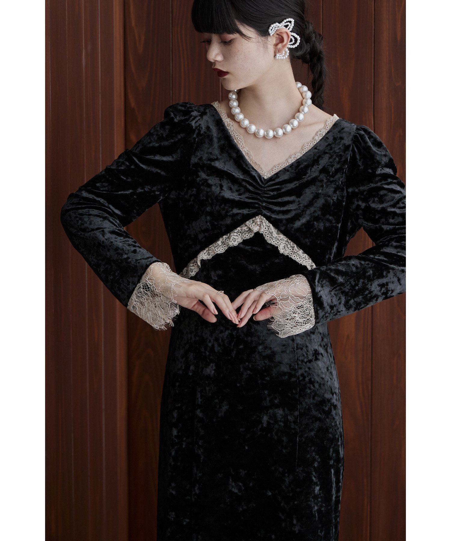 【ビーフラット/bflat】のクラッシュベロアランジェリー風ドレス 人気、トレンドファッション・服の通販 founy(ファニー) ファッション Fashion レディースファッション Fashion for Women ワンピース Dresses フォーマル・パーティードレス・結婚式用ドレス Elegant & Casual Dresses アクセサリー Fashion Accessories ギャザー Gathered, Ruffled スリーブ Sleeve, Long Sleeve / Short Sleeve デコルテ Décolleté, Neckline トレンド Trend, Trending Now ドレス Dress, One-Piece バランス Balance, Style Balance フリル Frill, Ruffle ベスト Vest, Waistcoat ベロア Velour, Soft Velvet ランジェリー Lingerie, Intimate Wear ランダム Random, Irregular レース Lace, Lace Fabric おすすめ Recommended / Our Picks other-1|ID: prp329100004788033 ipo3291000000034749848