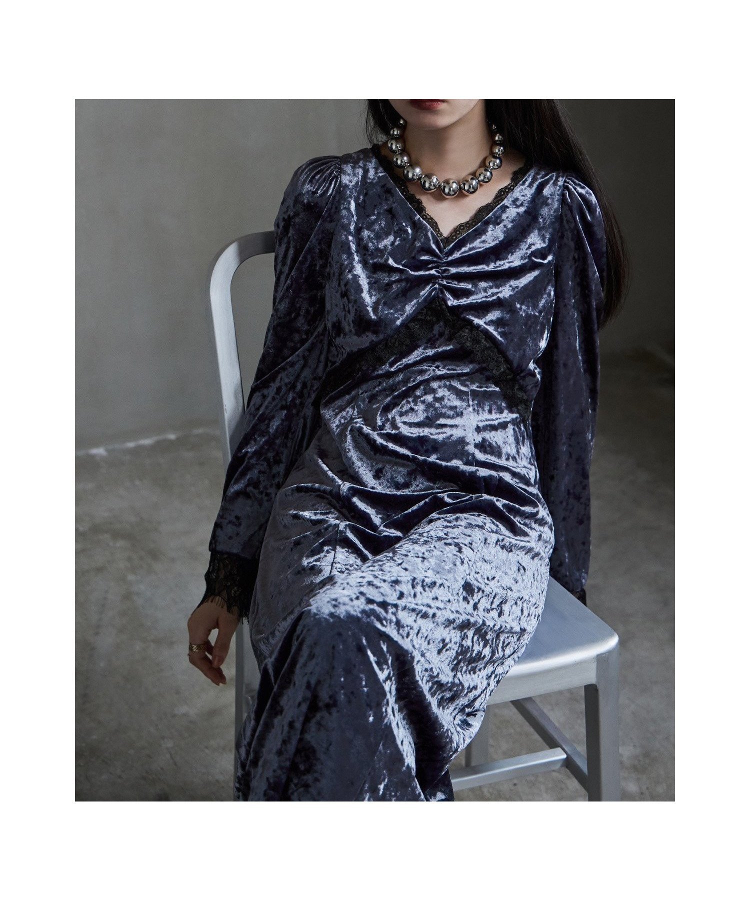 【ビーフラット/bflat】のクラッシュベロアランジェリー風ドレス インテリア・キッズ・メンズ・レディースファッション・服の通販 founy(ファニー) ファッション Fashion レディースファッション Fashion for Women ワンピース Dresses フォーマル・パーティードレス・結婚式用ドレス Elegant & Casual Dresses アクセサリー Fashion Accessories ギャザー Gathered, Ruffled スリーブ Sleeve, Long Sleeve / Short Sleeve デコルテ Décolleté, Neckline トレンド Trend, Trending Now ドレス Dress, One-Piece バランス Balance, Style Balance フリル Frill, Ruffle ベスト Vest, Waistcoat ベロア Velour, Soft Velvet ランジェリー Lingerie, Intimate Wear ランダム Random, Irregular レース Lace, Lace Fabric おすすめ Recommended / Our Picks ネイビー|ID: prp329100004788033 ipo3291000000034749852