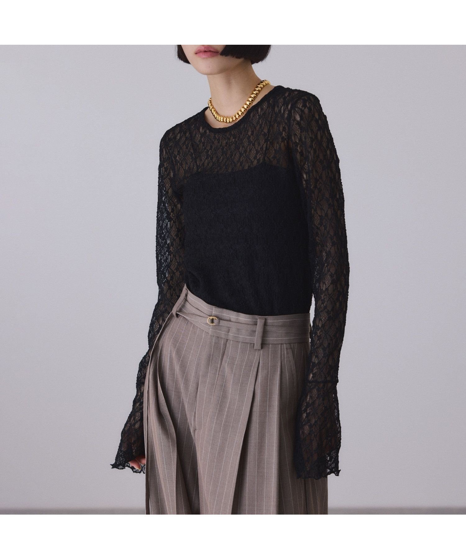 【アダム エ ロペ/ADAM ET ROPE'】のフレアスリーブレーストップス インテリア・キッズ・メンズ・レディースファッション・服の通販 founy(ファニー) ファッション Fashion レディースファッション Fashion for Women トップス・カットソー Cut & Sew Tops インナー Innerwear カーディガン Cardigan, Knitwear シンプル Simple, Minimal スウェット / スエット Sweatshirt, Sweatwear スリーブ Sleeve, Long Sleeve / Short Sleeve フィット Fit, Slim Fit フレア Flare, Flared ポケット Pocket, Pocket Detail ラッセル Raschel, Raschel Lace レース Lace, Lace Fabric おすすめ Recommended / Our Picks エレガント 上品 Elegant 2025年 2025 2025-2026秋冬・A/W Autumn/Winter 2025–26 AW25–26 ブラック(01)|ID: prp329100004788164 ipo3291000000034930379