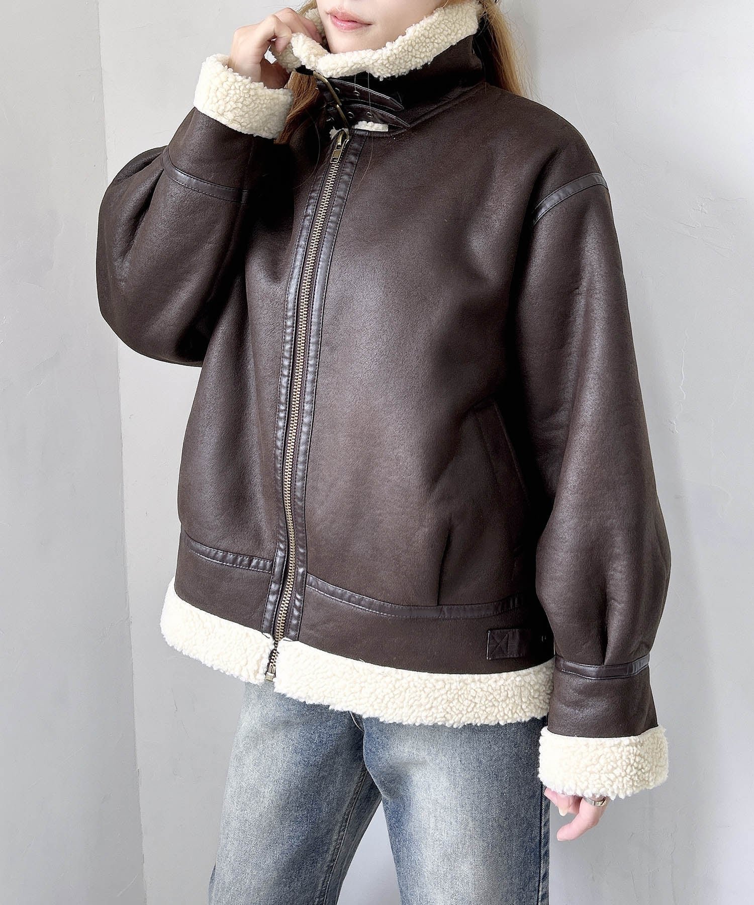 【イング/INGNI】のボアムートンB-3 インテリア・キッズ・メンズ・レディースファッション・服の通販 founy(ファニー) 　ファッション　Fashion　レディースファッション　Fashion for Women　ジャケット　Jacket, Outerwear　スタンド　Stand Collar, Upright Stand　スマホ　Smartphone, Mobile Device　デニム　Denim, Jeans Material　なめらか　Smooth, Silky Texture　パイピング　Piping, Trim Design　ビッグ　Big, Oversized　フェイクムートン　Faux Shearling, Faux Mouton　ブルゾン　Blouson, Bomber Jacket　ポケット　Pocket, Pocket Detail　防寒　Cold Protection, Winter-Ready　ムートン　Shearling, Mouton　おすすめ　Recommended / Our Picks　エレガント 上品　Elegant　ブラウン/ベージュ|ID: prp329100004788179 ipo3291000000034893827