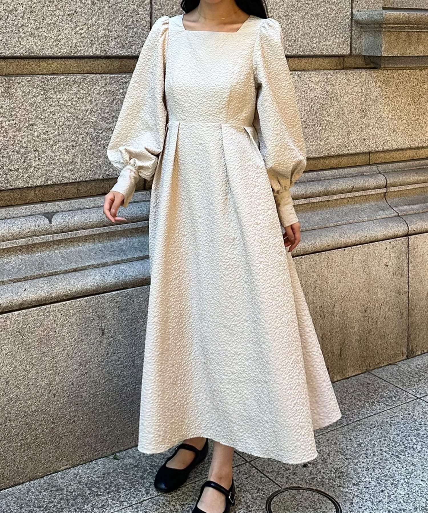 【ジュノア/JUNOAH】のボリュームスリーブジャガードワンピース インテリア・キッズ・メンズ・レディースファッション・服の通販 founy(ファニー) 　ファッション　Fashion　レディースファッション　Fashion for Women　ワンピース　Dresses　グレー|ID: prp329100004788390 ipo3291000000034837908