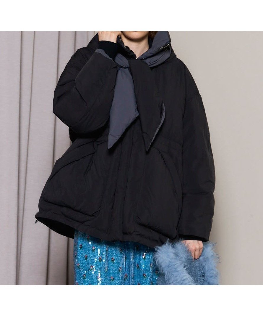 【メゾンスペシャル/MAISON SPECIAL】のHoodie Scarf Middle Down Coat インテリア・キッズ・メンズ・レディースファッション・服の通販 founy(ファニー) ファッション Fashion レディースファッション Fashion for Women アウター Coat / Outerwear Collection コート・ロングコート・ピーコート Long Coats, Peacoats & More ダウンジャケット・軽量ダウン Warm & Lightweight Down Jackets 軽量 Lightweight, Ultra Light シンプル Simple, Minimal スカーフ Scarf, Neckwear スタンド Stand Collar, Upright Stand スマート Smart, Elegant タフタ Taffeta, Structured Fabric ダウン Down, Puffer チェック Check, Plaid, Tartan ドローストリング Drawstring, Pull Cord フェザー Feather, Feather Detail 防寒 Cold Protection, Winter-Ready リバーシブル Reversible, Two-Sided BLK|ID: prp329100004788446 ipo3291000000034892760