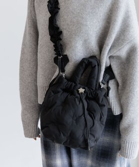 【ベイフロー/BAYFLOW】の2WAYで使える クシュショルダーパフキルトバッグ 人気、トレンドファッション・服の通販 founy(ファニー) ファッション Fashion レディースファッション Fashion for Women バッグ Bags キルティング Quilted, Quilting ショルダー Shoulder, Shoulder Strap フロント Front, Front Design モチーフ Motif, Design Theme ワンポイント One Point, Statement Accent 巾着 Drawstring Bag, Kinchaku |ID:prp329100004788479