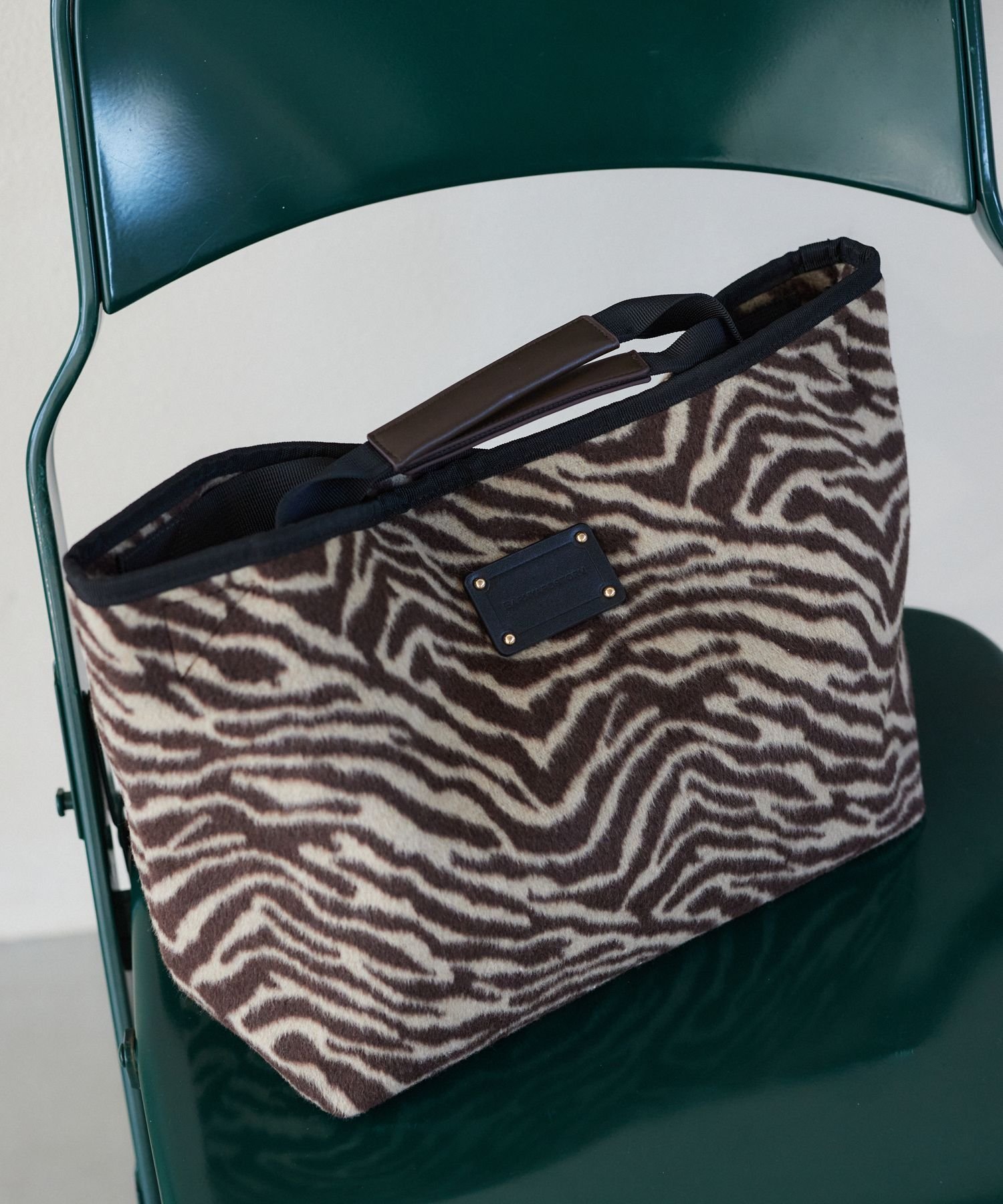 【バンヤードストーム/BARNYARDSTORM】のキレイめ起毛ハンドルトート【WEB限定カラー】 インテリア・キッズ・メンズ・レディースファッション・服の通販 founy(ファニー) ファッション Fashion レディースファッション Fashion for Women バッグ Bags ショルダー Shoulder, Shoulder Strap シンプル Simple, Minimal バランス Balance, Style Balance フォルム Silhouette, Form 人気 Popular, Best Seller 冬 Winter / This Winter ビジネス 仕事 通勤 Business / Work / Commuting ゼブラ/ブラウン04|ID: prp329100004788509 ipo3291000000034874085