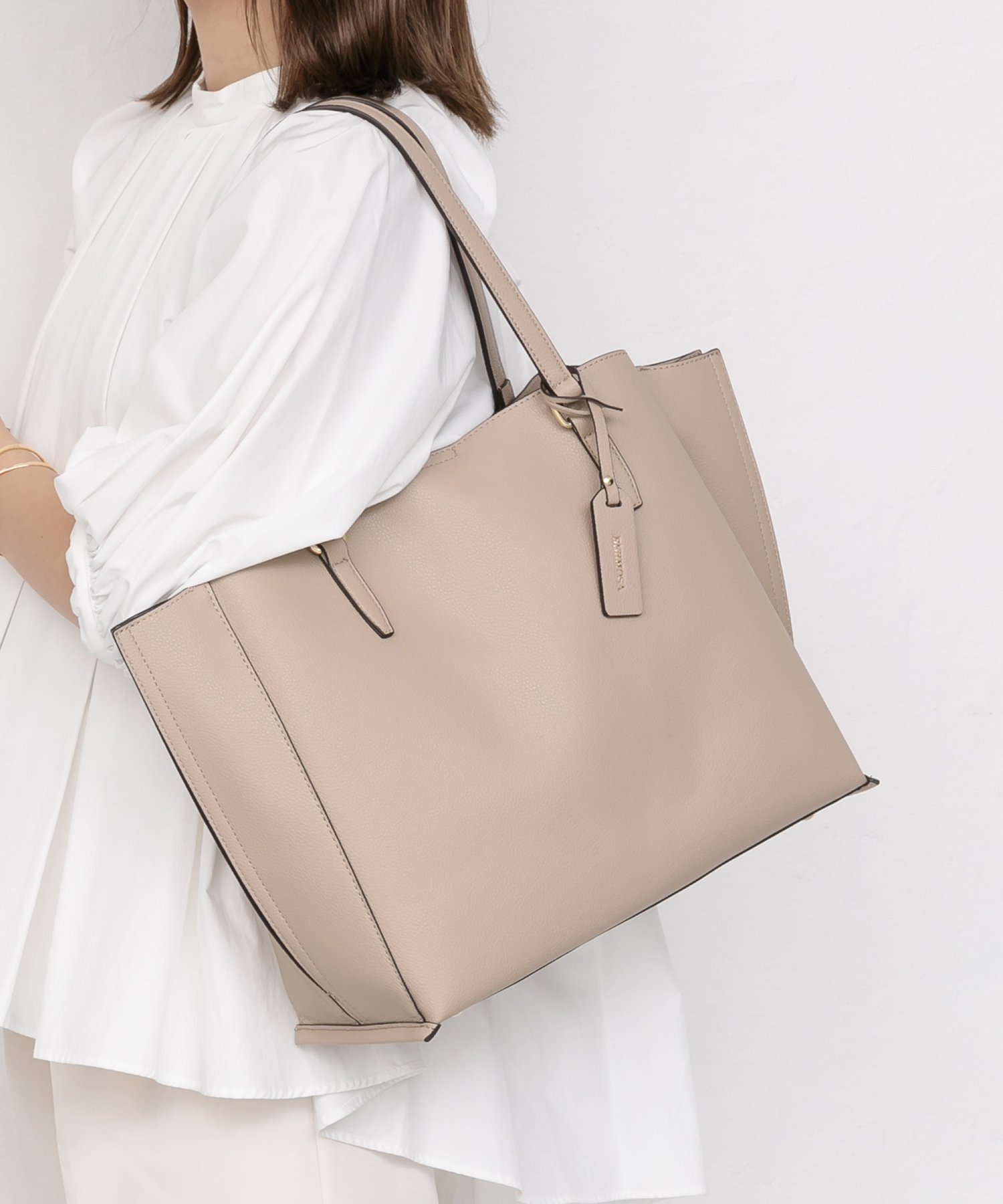 【ユナイテッド ベース/UNITED BASE】の【A4対応】3層タイプ フェイクレザー トートバッグ 人気、トレンドファッション・服の通販 founy(ファニー) ファッション Fashion レディースファッション Fashion for Women バッグ Bags シンプル Simple, Minimal 財布 Wallet, Purse フェイクレザー Faux Leather, PU Leather ポケット Pocket, Pocket Detail マグネット Magnet, Magnetic Closure おすすめ Recommended / Our Picks ビジネス 仕事 通勤 Business / Work / Commuting other-1|ID: prp329100004788534 ipo3291000000034878241