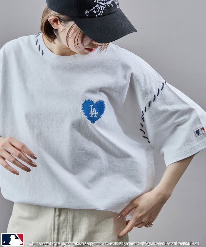 【フリークスストア/FREAK'S STORE】の別注 MLB ハートロゴハンドステッチTシャツ/ユニセックス【限定展開】 25SS インテリア・キッズ・メンズ・レディースファッション・服の通販 founy(ファニー) ファッション Fashion レディースファッション Fashion for Women トップス・カットソー Cut & Sew Tops シャツ・ブラウス・オフィスカジュアル Elegant Blouses & Button-Ups ロングTシャツ・Tシャツ Longline T-Shirts & Tees 2025年 2025 2025春夏・S/S Spring/Summer 2025 SS25 ハンド Hand, Handmade フロント Front, Front Design 別注 Limited Edition, Custom Order 夏 Summer S/S・春夏 SS, Spring/Summer, Warm Season ホワイト|ID: prp329100004788603 ipo3291000000034838674