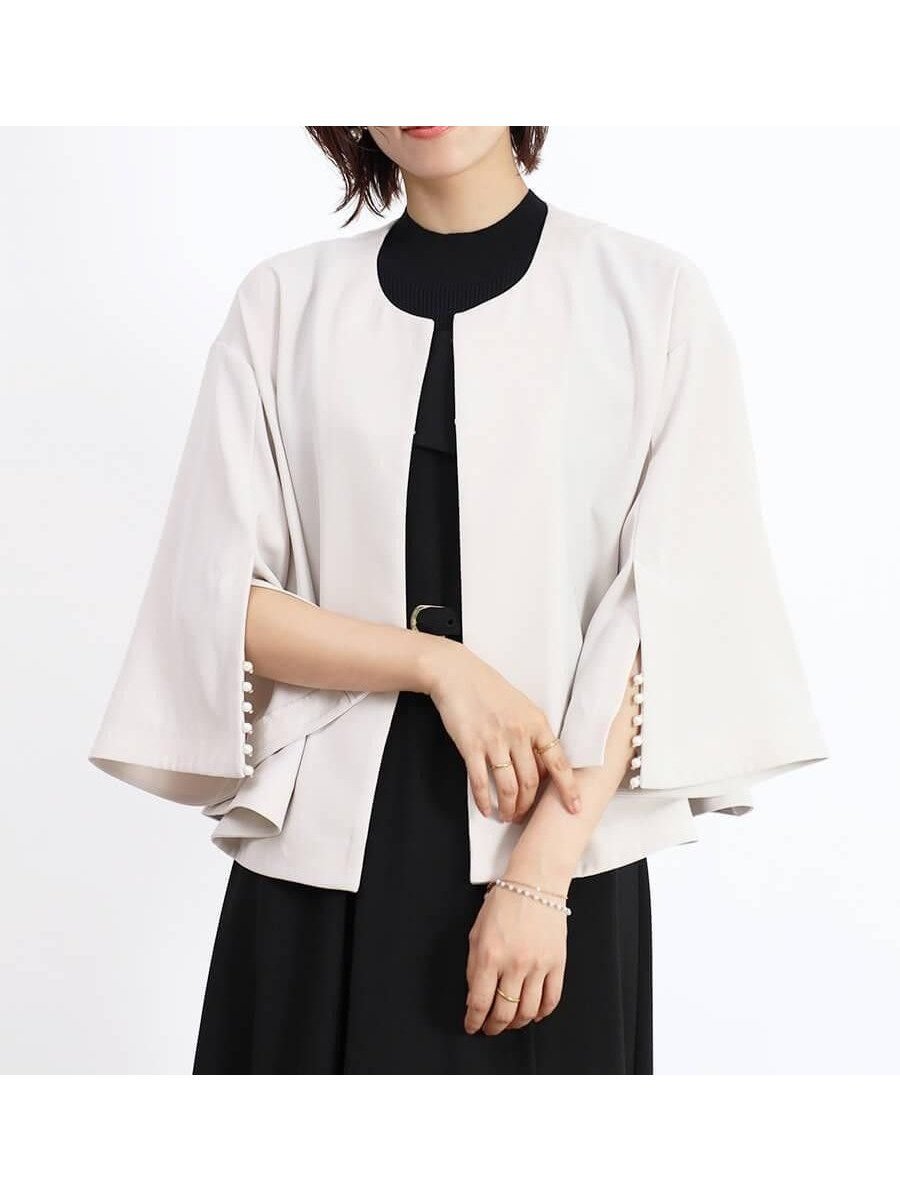 【ヴァン/Vin】のラインパールケープジャケット インテリア・キッズ・メンズ・レディースファッション・服の通販 founy(ファニー) 　ファッション　Fashion　レディースファッション　Fashion for Women　アウター　Coat / Outerwear Collection　レディースジャケット・軽アウター　Jackets　エレガント 上品　Elegant　今季　This Season, Current Season　ジャケット　Jacket, Outerwear　スリット　Slit, Slit Detail　スリーブ　Sleeve, Long Sleeve / Short Sleeve　トレンド　Trend, Trending Now　パール　Pearl, Pearl Accent　セレモニー　Ceremony　結婚式　Wedding　二次会　After Party　ライトグレー|ID: prp329100004788652 ipo3291000000035036661