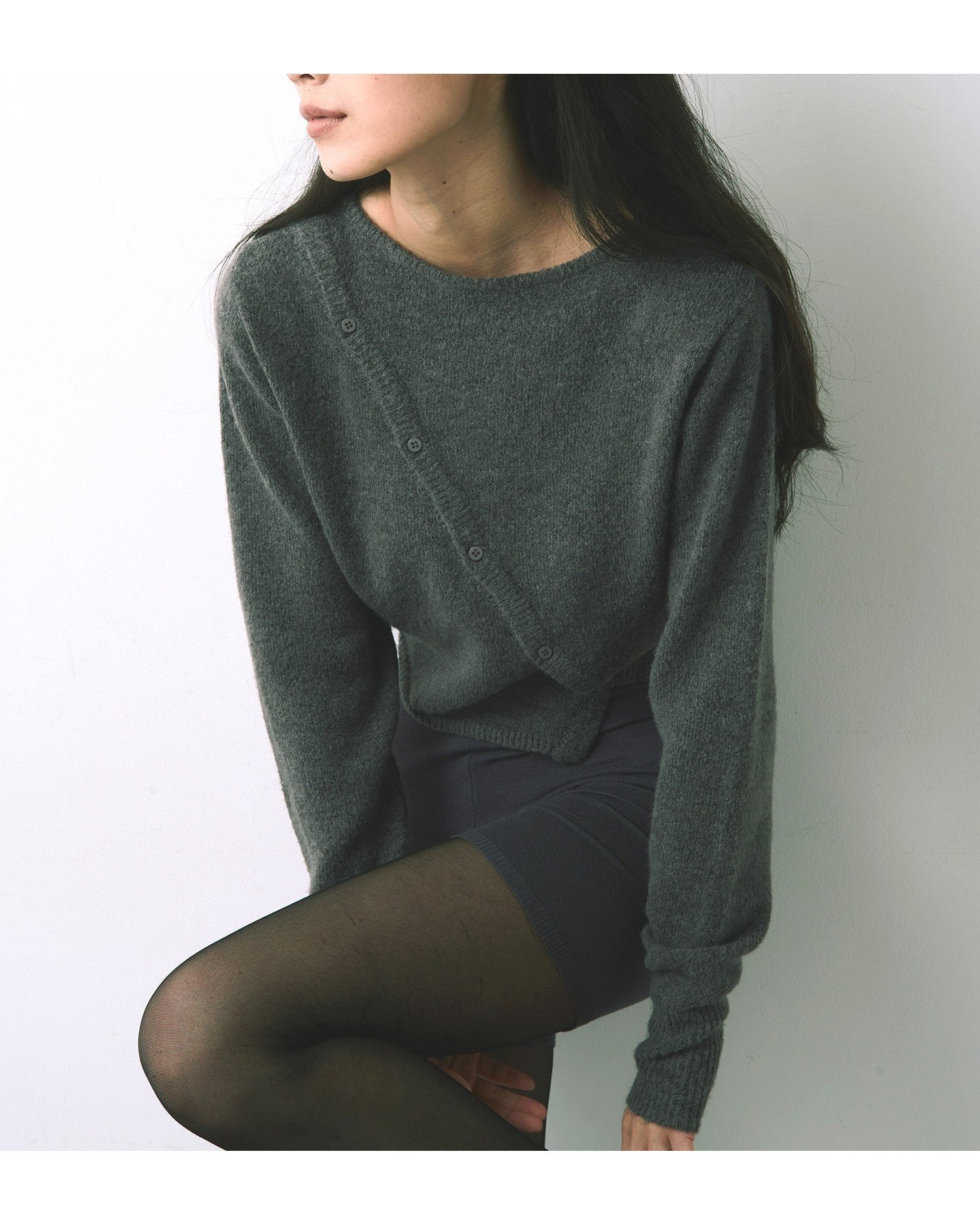 【エイチオーヴィー/H O V】のkiehtova/ASYMMETRY KNIT TOPS/アシンメトリーニットトップス ボタン 厚手 インテリア・キッズ・メンズ・レディースファッション・服の通販 founy(ファニー) 　ファッション　Fashion　レディースファッション　Fashion for Women　トップス・カットソー　Cut & Sew Tops　ニット　Knit Tops & Sweaters　フェミニン　Feminine, Girly　冬　Winter / This Winter　charcoal|ID: prp329100004788718 ipo3291000000034752476