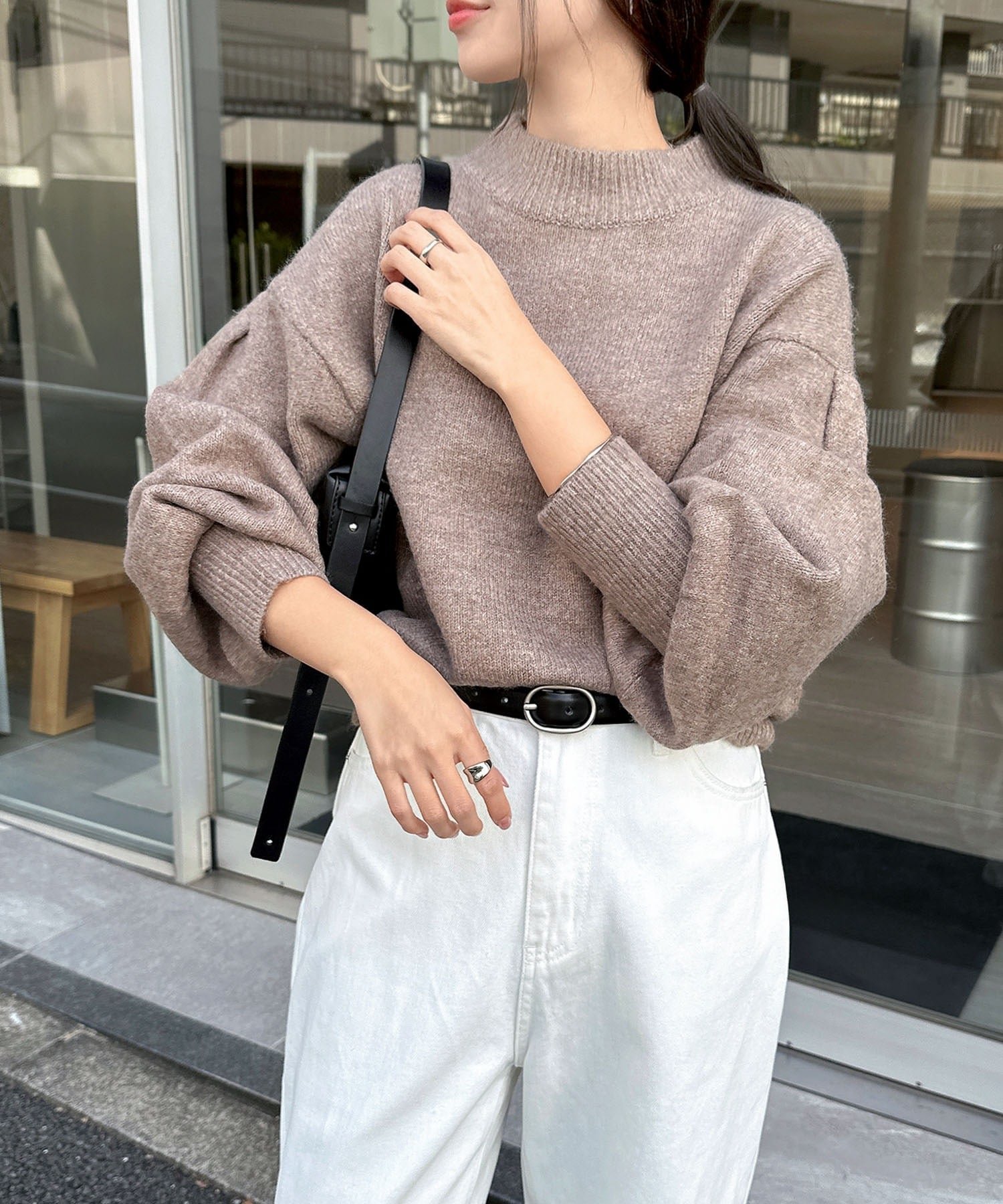 【アンドミー/andme】の天竺編み ボリューム袖 ニット トップス インテリア・キッズ・メンズ・レディースファッション・服の通販 founy(ファニー) ファッション Fashion レディースファッション Fashion for Women トップス・カットソー Cut & Sew Tops ニット Knit Tops & Sweaters おすすめ Recommended / Our Picks アクリル Acrylic Material コンパクト Compact, Small Size トレンド Trend, Trending Now ボトム Bottoms, Lower Wear モックネック Mock Neck, Short Turtleneck グレージュ|ID: prp329100004788801 ipo3291000000034752821