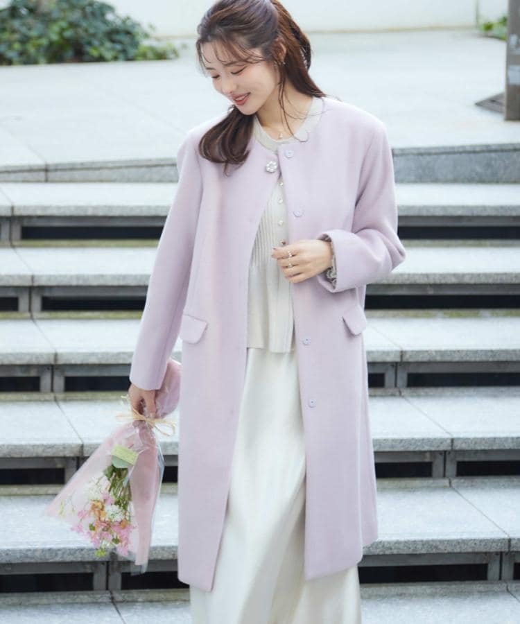 【クチュール ブローチ/Couture Brooch】の【通勤/ビジューブローチ付き】ノーカラー ロングコート インテリア・キッズ・メンズ・レディースファッション・服の通販 founy(ファニー) 　ファッション　Fashion　レディースファッション　Fashion for Women　アウター　Coat / Outerwear Collection　コート・ロングコート・ピーコート　Long Coats, Peacoats & More　2025年　2025　2025-2026秋冬・A/W　Autumn/Winter 2025–26 AW25–26　おすすめ　Recommended / Our Picks　スマート　Smart, Elegant　ブローチ　Brooch, Pin Brooch　ロング　Long, Long-Length　定番　Standard, Basic Item　ビジネス 仕事 通勤　Business / Work / Commuting　ライトピンク|ID: prp329100004788805 ipo3291000000034904391