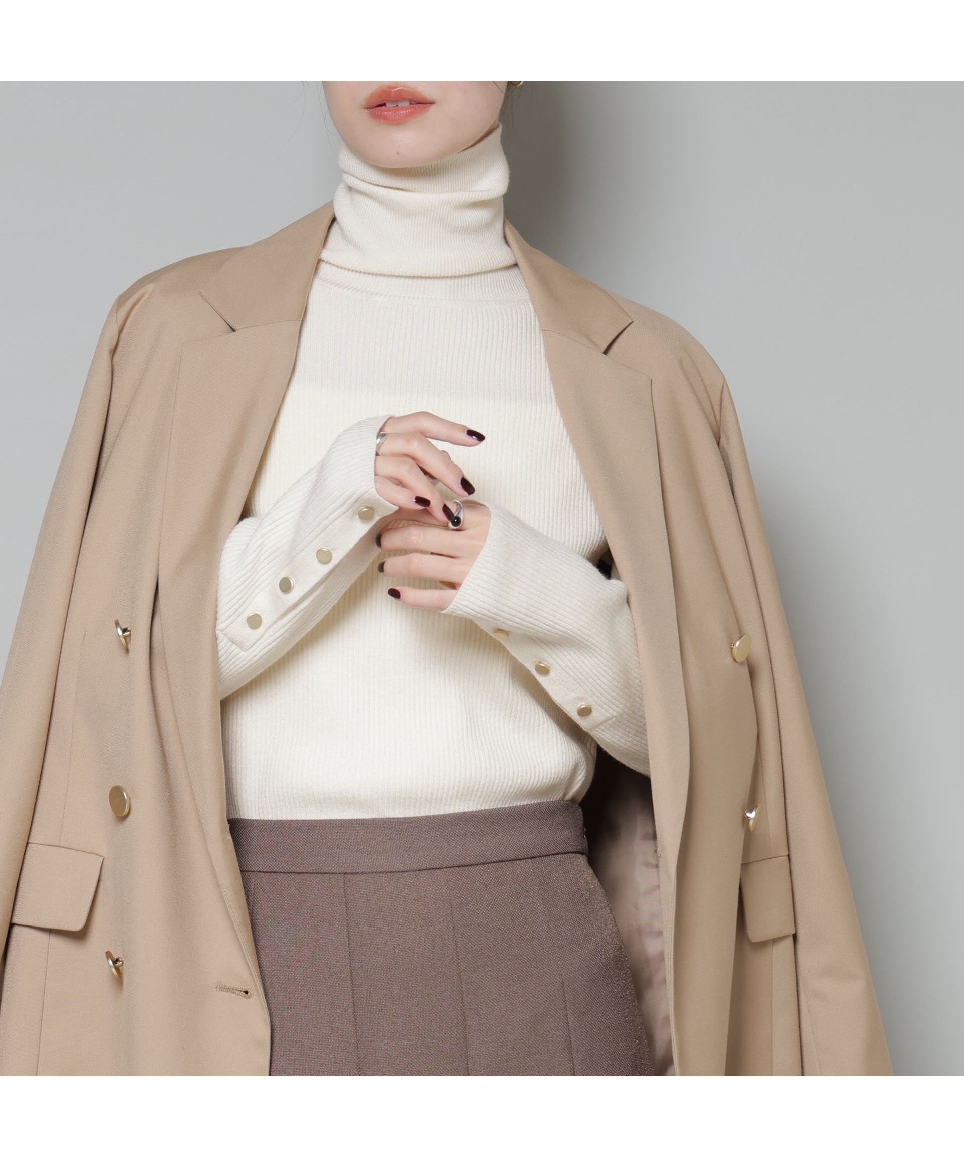 【ナノ ユニバース/nano universe】の洗濯機洗可メタルボタンリブニット インテリア・キッズ・メンズ・レディースファッション・服の通販 founy(ファニー) 　ファッション　Fashion　レディースファッション　Fashion for Women　トップス・カットソー　Cut & Sew Tops　ニット　Knit Tops & Sweaters　秋　Autumn　シンプル　Simple, Minimal　ジャケット　Jacket, Outerwear　スリット　Slit, Slit Detail　タートルネック　Turtleneck, High Neck　定番　Standard, Basic Item　フィット　Fit, Slim Fit　ベーシック　Basic, Essential　メタル　Metal, Metal Parts　リブニット　Rib Knit, Ribbed Knit　A/W・秋冬　Autumn/Winter　アウトレット　Outlet / Clearance　おすすめ　Recommended / Our Picks　エレガント 上品　Elegant　2025年　2025　2025-2026秋冬・A/W　Autumn/Winter 2025–26 AW25–26　オフホワイト1|ID: prp329100004788957 ipo3291000000034753454