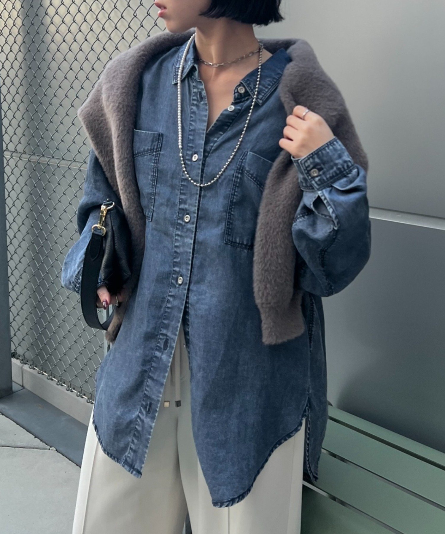 【ジェナ エスパス メルヴェイユ/Jena espace merveilleux】の【2サイズ展開/オールシーズン着れる】テンセルデニムシャツ インテリア・キッズ・メンズ・レディースファッション・服の通販 founy(ファニー) 　ファッション　Fashion　レディースファッション　Fashion for Women　トップス・カットソー　Cut & Sew Tops　シャツ・ブラウス・オフィスカジュアル　Elegant Blouses & Button-Ups　春　Spring　ショート　Short, Short Length　スマート　Smart, Elegant　とろみ　Fluid, Flowy Fabric　デニム　Denim, Jeans Material　A/W・秋冬　Autumn/Winter　S/S・春夏　SS, Spring/Summer, Warm Season　再入荷　Restock / Back in Stock　おすすめ　Recommended / Our Picks　夏　Summer　ブルー|ID: prp329100004789094 ipo3291000000035081698