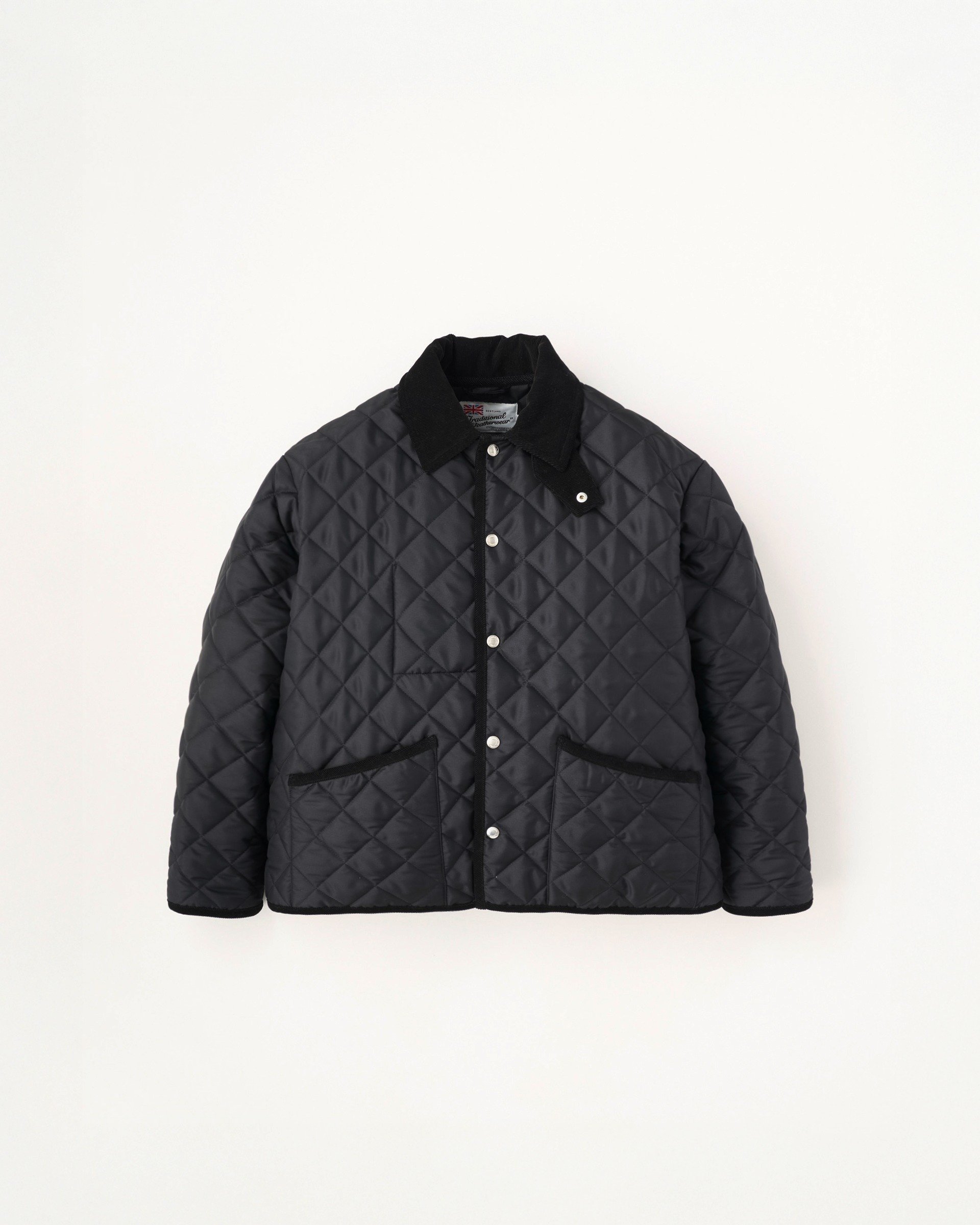 【トラディショナル ウェザーウェア/Traditional Weatherwear / MEN】のWAVERLY STUDS SHORT 人気、トレンドファッション・服の通販 founy(ファニー) 　ファッション　Fashion　メンズファッション　Fashion for Men　キルティング　Quilted, Quilting　クラシック　Classic, Timeless Style　コーデュロイ　Corduroy, Cord Fabric　軽量　Lightweight, Ultra Light　ショルダー　Shoulder, Shoulder Strap　ショート　Short, Short Length　ジャケット　Jacket, Outerwear　ドット　Polka Dot, Dot Pattern　ドロップ　Drop Shoulder, Dropped Style　定番　Standard, Basic Item　フロント　Front, Front Design　ワイド　Wide, Wide Fit　 other-1|ID: prp329100004789172 ipo3291000000034892046