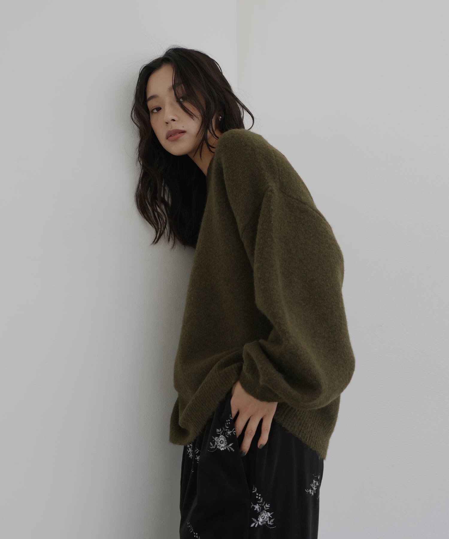 【ヘラム/hellam】のクルーネックカラーニットプルオーバー インテリア・キッズ・メンズ・レディースファッション・服の通販 founy(ファニー) 　ファッション　Fashion　レディースファッション　Fashion for Women　トップス・カットソー　Cut & Sew Tops　ニット　Knit Tops & Sweaters　カジュアルプルオーバー・ニットトップス　Pullovers & Knit Tops / Casual Pullovers　カーキ|ID: prp329100004789780 ipo3291000000035001760