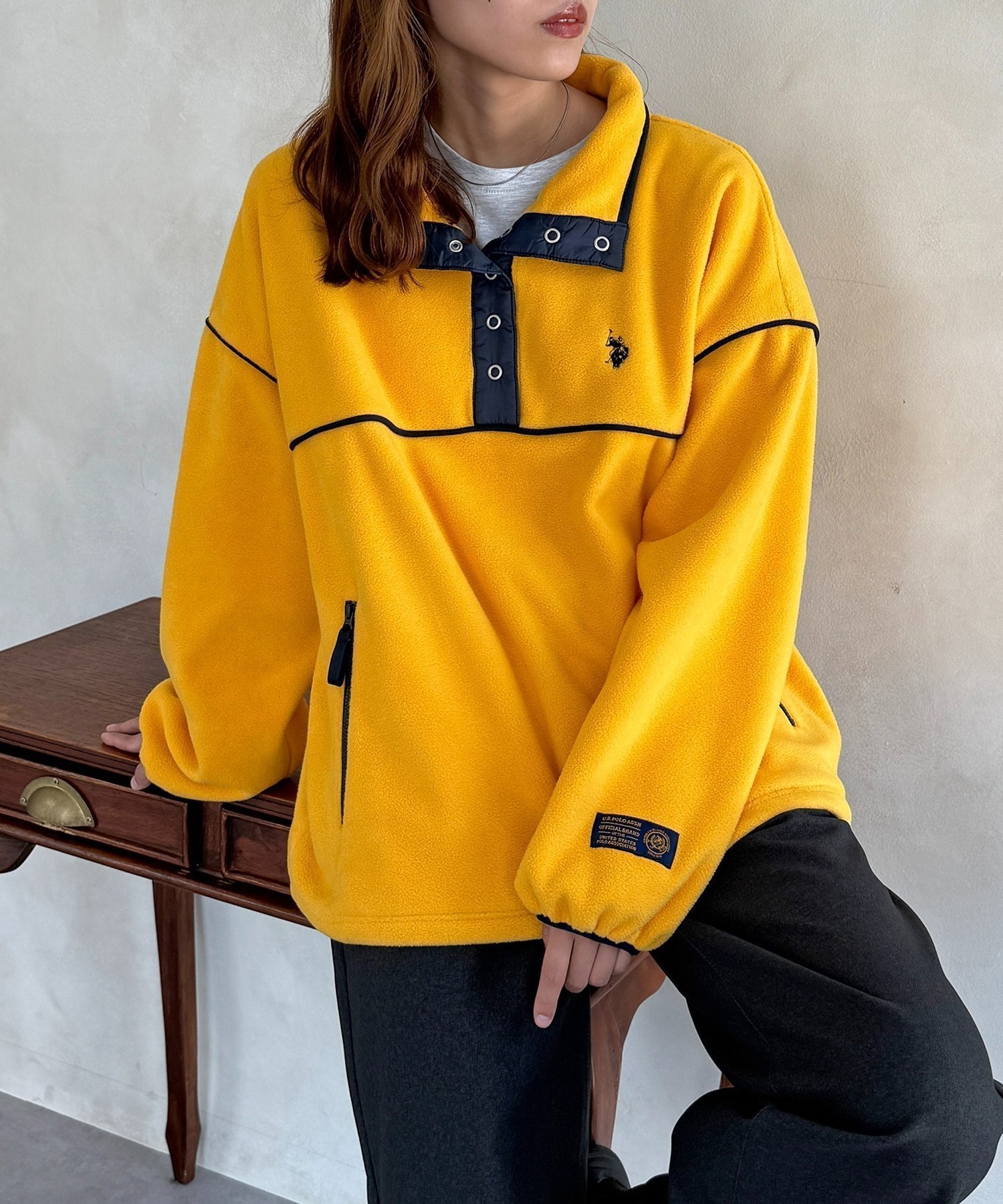 【シーピーシーエム/CPCM】の【U.S. POLO ASSN.】フリースプルオーバー インテリア・キッズ・メンズ・レディースファッション・服の通販 founy(ファニー) 　ファッション　Fashion　レディースファッション　Fashion for Women　トップス・カットソー　Cut & Sew Tops　カジュアルプルオーバー・ニットトップス　Pullovers & Knit Tops / Casual Pullovers　イタリア　Italy　秋　Autumn　腕時計　Wristwatch　コレクション　Collection, Seasonal Line　デニム　Denim, Jeans Material　ドローコード　Drawcord, Drawstring Cord　ポケット　Pocket, Pocket Detail　ミックス　Mix, Mixed Style　メンズ　Men's, Menswear　リラックス　Relax, Relaxed Fit　ロング　Long, Long-Length　イエロー|ID: prp329100004789813 ipo3291000000034759196