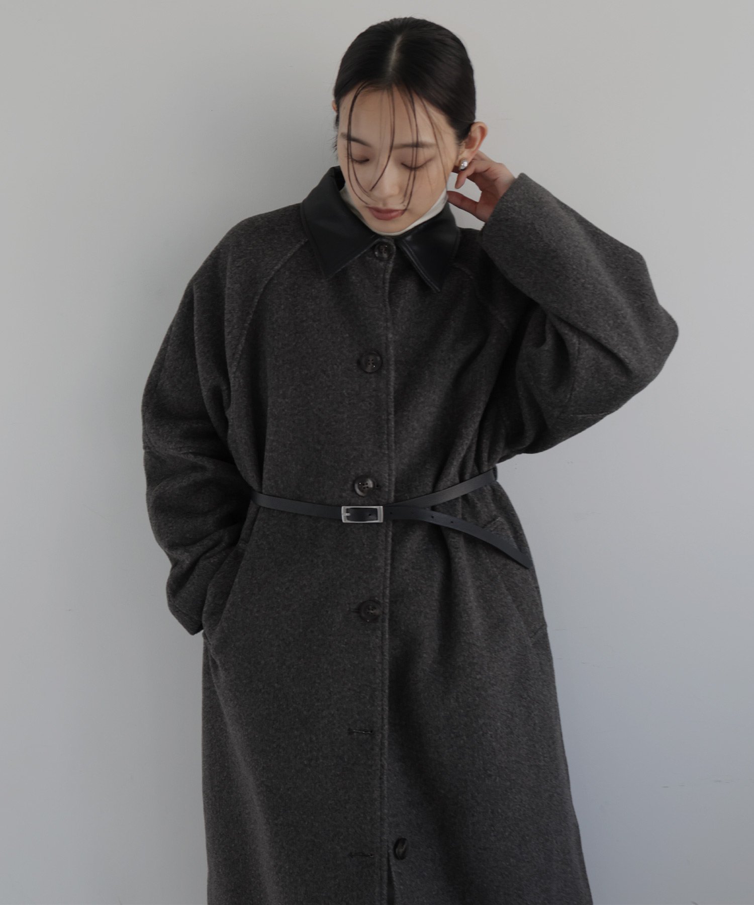 【ヘラム/hellam】のモッサ ベルト付きロングコート インテリア・キッズ・メンズ・レディースファッション・服の通販 founy(ファニー) 　ファッション　Fashion　レディースファッション　Fashion for Women　アウター　Coat / Outerwear Collection　コート・ロングコート・ピーコート　Long Coats, Peacoats & More　ベルト&ウエストマーク　Belts & Waist Accessories　ロング　Long, Long-Length　エレガント 上品　Elegant　切替　Switching, Contrast Panel　チャコール|ID: prp329100004789818 ipo3291000000034759217