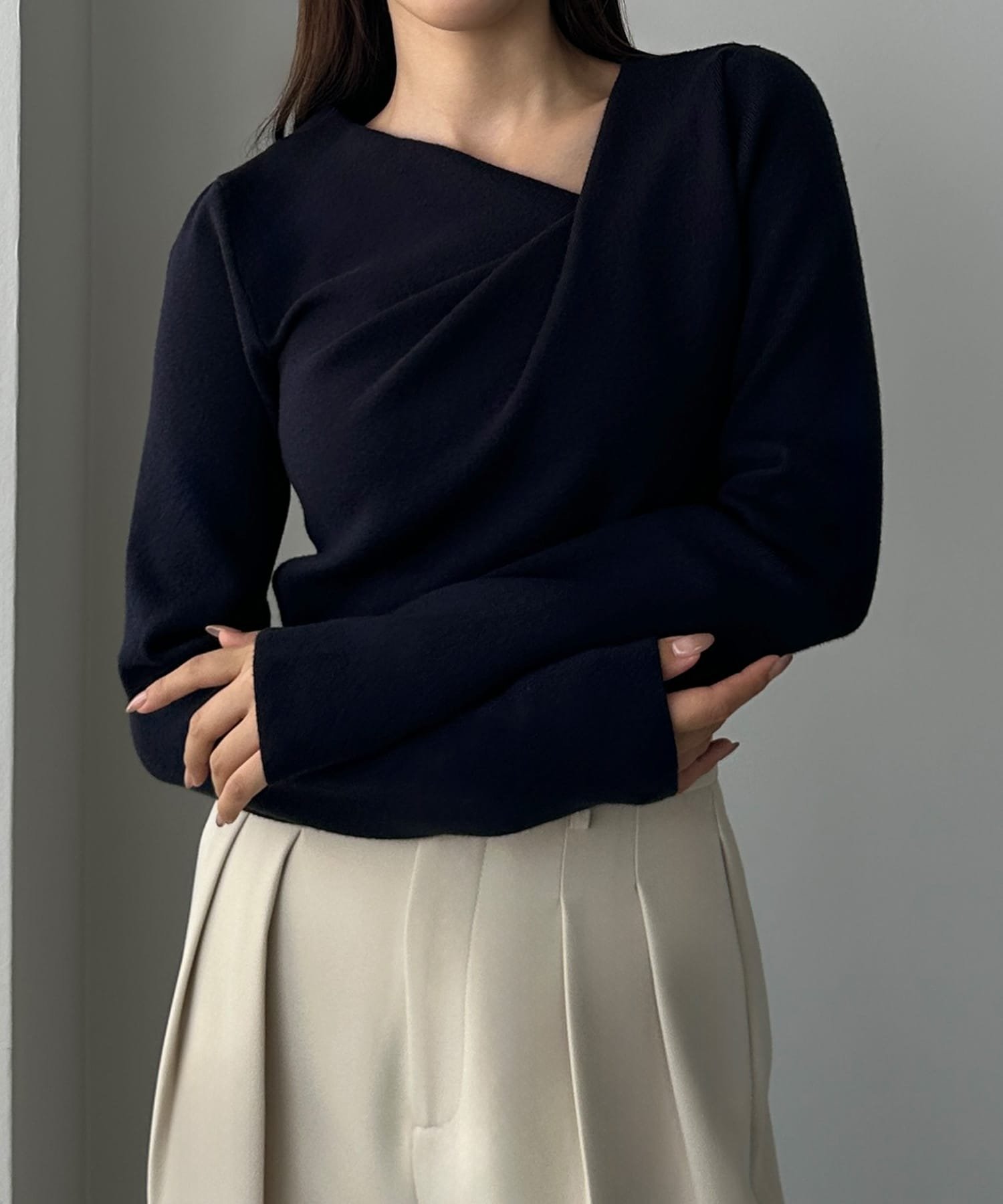 【ジュノア/JUNOAH】のLouere ドレープアシメネックニットトップス インテリア・キッズ・メンズ・レディースファッション・服の通販 founy(ファニー) 　ファッション　Fashion　レディースファッション　Fashion for Women　トップス・カットソー　Cut & Sew Tops　ニット　Knit Tops & Sweaters　ネイビー|ID: prp329100004789837 ipo3291000000034759320