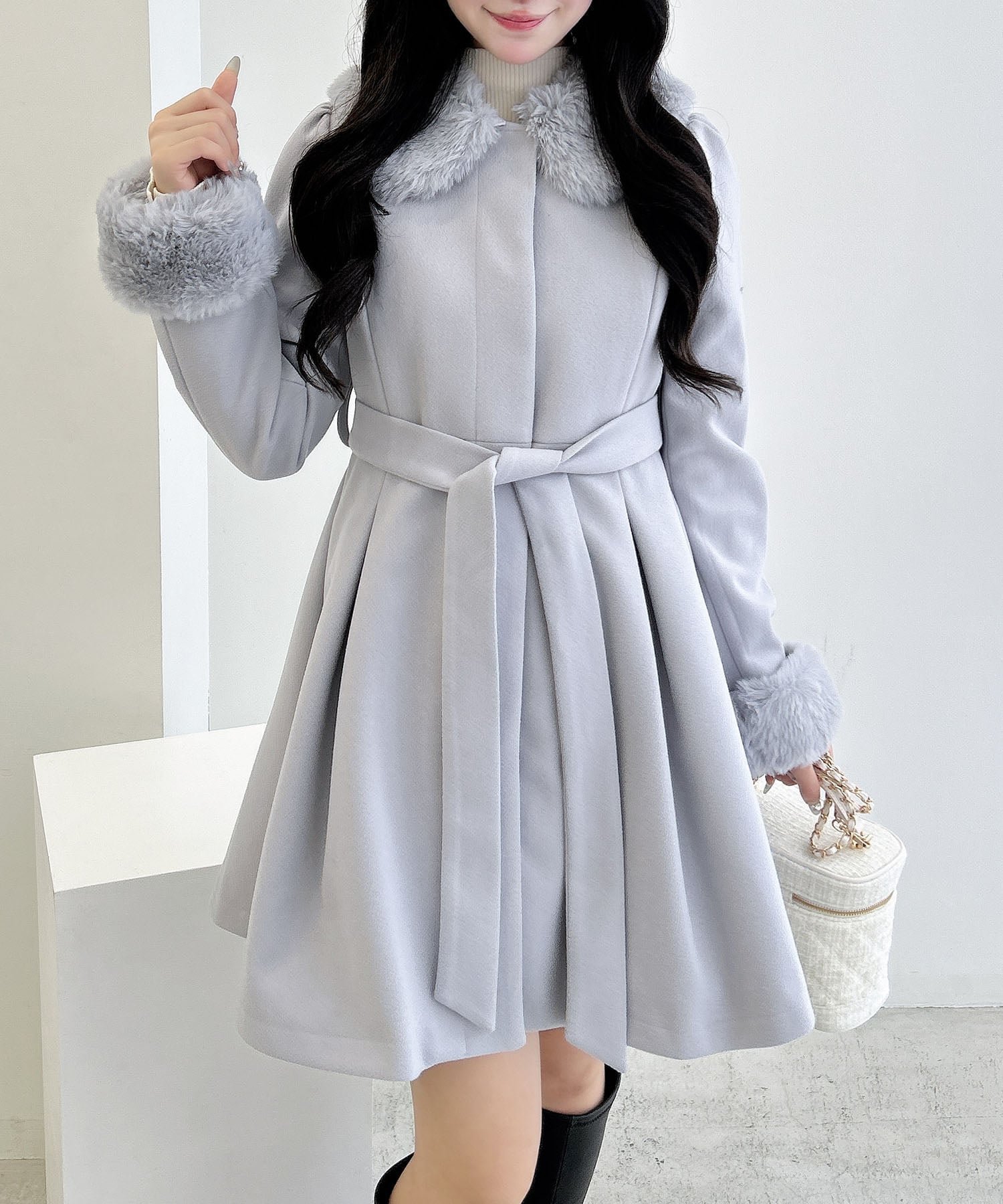 【イング/INGNI】のファー取り外し4WAYドーリーCT インテリア・キッズ・メンズ・レディースファッション・服の通販 founy(ファニー) 　ファッション　Fashion　レディースファッション　Fashion for Women　アウター　Coat / Outerwear Collection　ショート　Short, Short Length　シンプル　Simple, Minimal　スマホ　Smartphone, Mobile Device　フェミニン　Feminine, Girly　ブローチ　Brooch, Pin Brooch　ボトム　Bottoms, Lower Wear　ポケット　Pocket, Pocket Detail　冬　Winter / This Winter　グレー|ID: prp329100004789924 ipo3291000000034948009