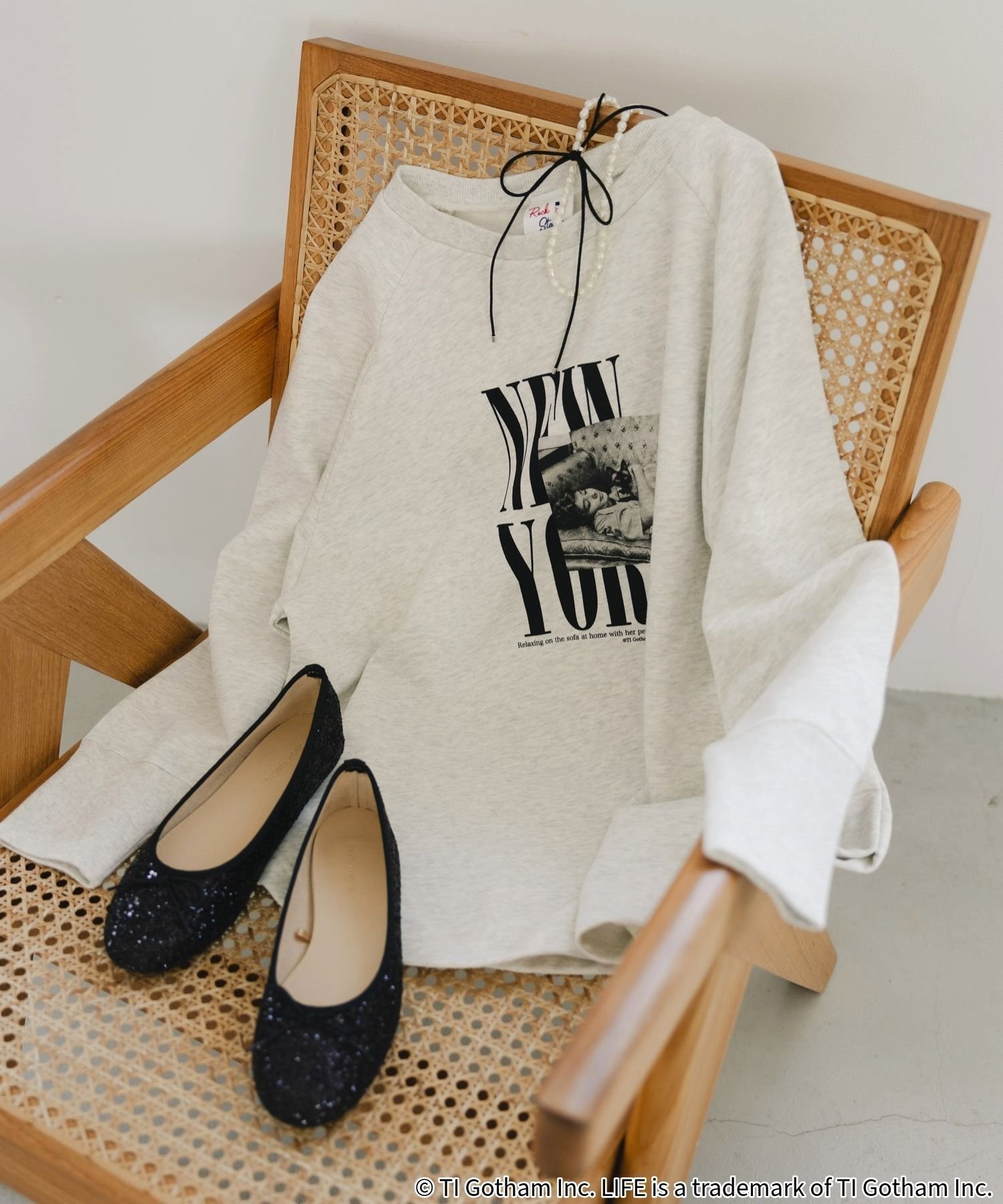 【グローバルワーク/GLOBAL WORK】のLIFE PICTURE COLLECTION*カレッジポンチョプルオーバー/593317 インテリア・キッズ・メンズ・レディースファッション・服の通販 founy(ファニー) 　ファッション　Fashion　レディースファッション　Fashion for Women　トップス・カットソー　Cut & Sew Tops　カジュアルプルオーバー・ニットトップス　Pullovers & Knit Tops / Casual Pullovers　おすすめ　Recommended / Our Picks　スウェット / スエット　Sweatshirt, Sweatwear　ラウンド　Round, Round Neck　雑誌　Magazine, Fashion Magazine　杢グレー*LIFEフォト11|ID: prp329100004789942 ipo3291000000034759813