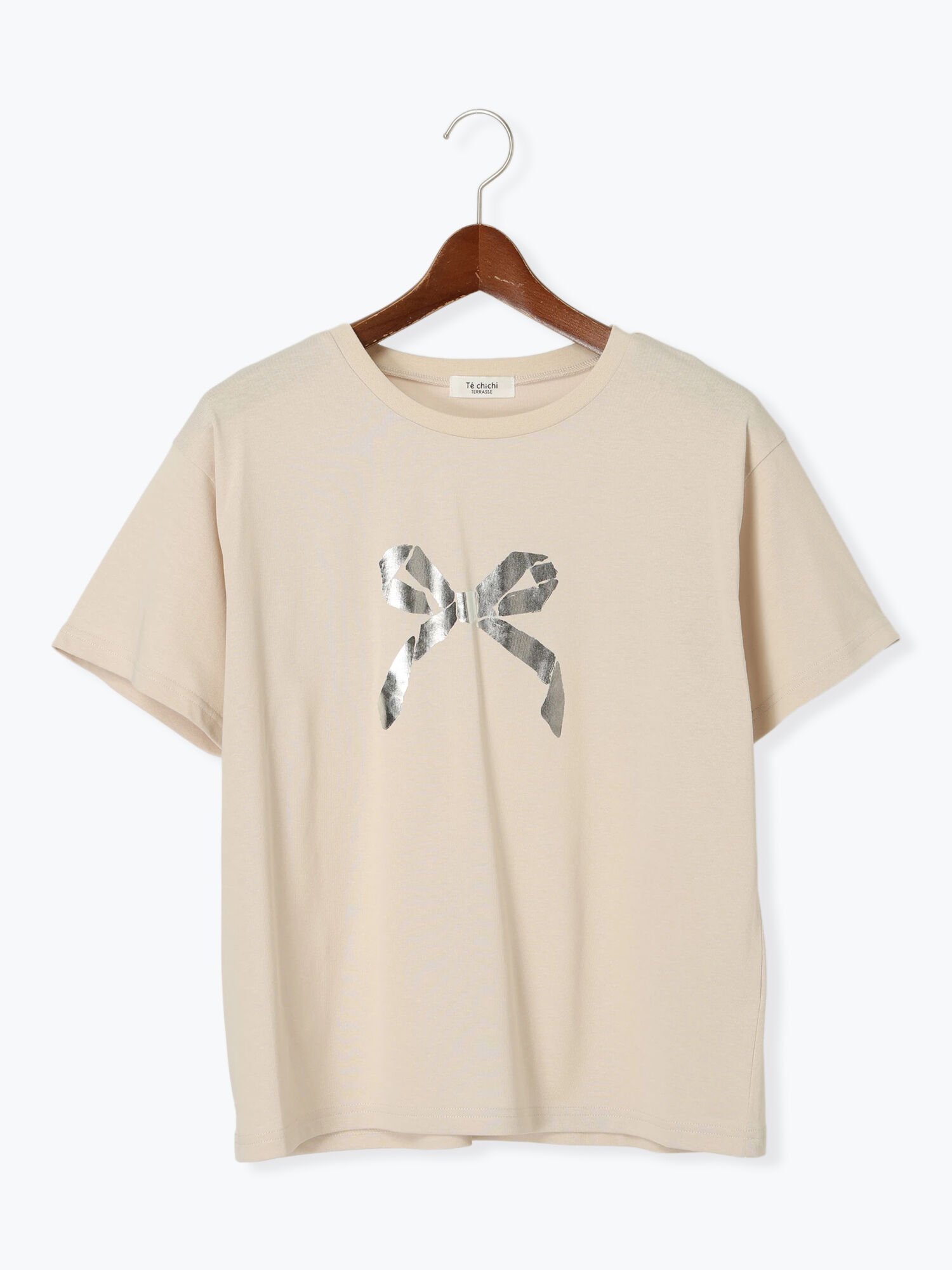 【テチチ/Te chichi】の【接触冷感】箔リボンモチーフTシャツ インテリア・キッズ・メンズ・レディースファッション・服の通販 founy(ファニー) ファッション Fashion レディースファッション Fashion for Women トップス・カットソー Cut & Sew Tops シャツ・ブラウス・オフィスカジュアル Elegant Blouses & Button-Ups ロングTシャツ・Tシャツ Longline T-Shirts & Tees プリント Print, Printed Pattern モチーフ Motif, Design Theme リボン Ribbon, Bow ワンポイント One Point, Statement Accent エレガント 上品 Elegant 人気 Popular, Best Seller ベージュ|ID: prp329100004789981 ipo3291000000034760005