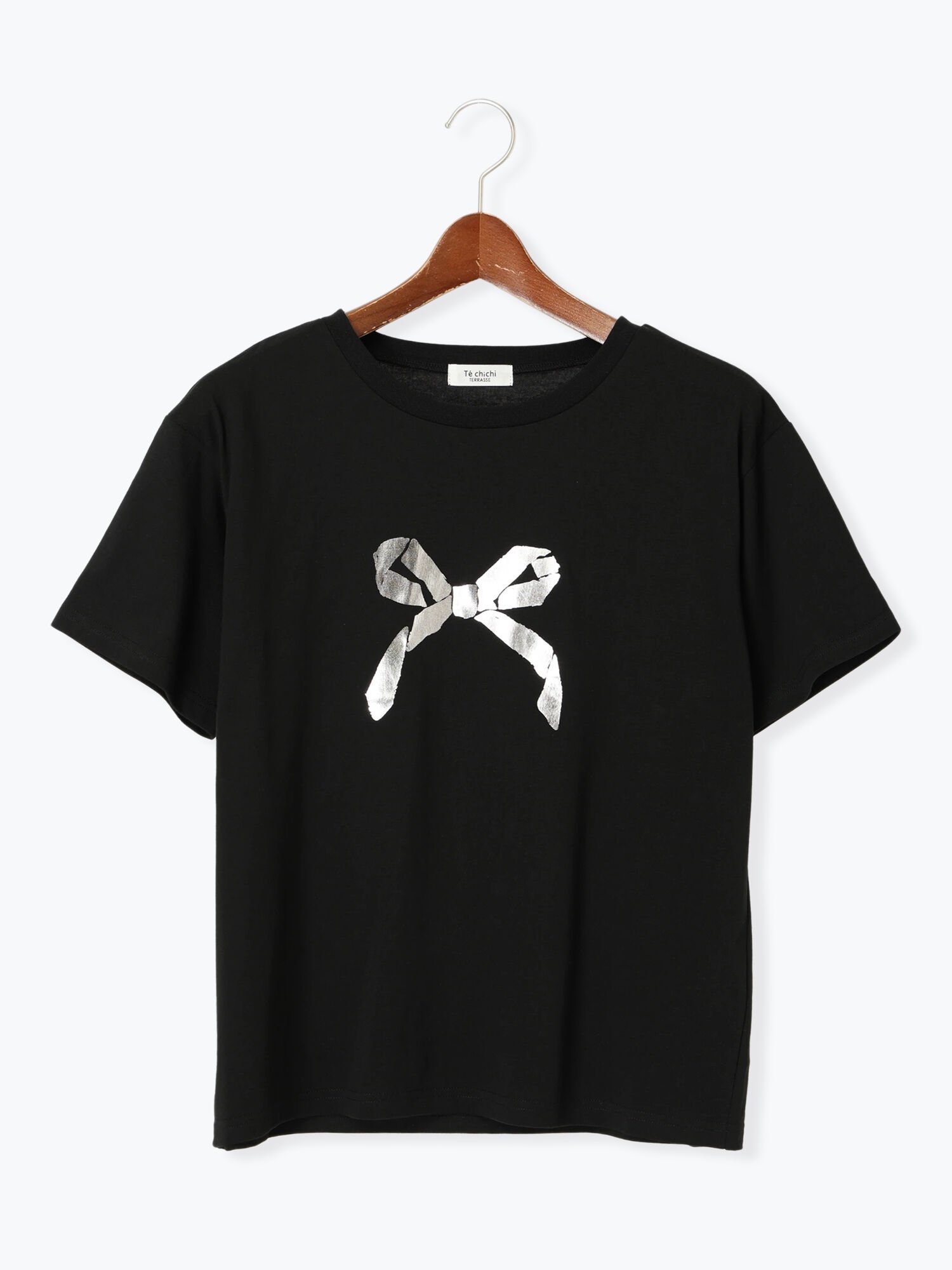 【テチチ/Te chichi】の【接触冷感】箔リボンモチーフTシャツ インテリア・キッズ・メンズ・レディースファッション・服の通販 founy(ファニー) ファッション Fashion レディースファッション Fashion for Women トップス・カットソー Cut & Sew Tops シャツ・ブラウス・オフィスカジュアル Elegant Blouses & Button-Ups ロングTシャツ・Tシャツ Longline T-Shirts & Tees プリント Print, Printed Pattern モチーフ Motif, Design Theme リボン Ribbon, Bow ワンポイント One Point, Statement Accent エレガント 上品 Elegant 人気 Popular, Best Seller ブラック|ID: prp329100004789981 ipo3291000000034760008