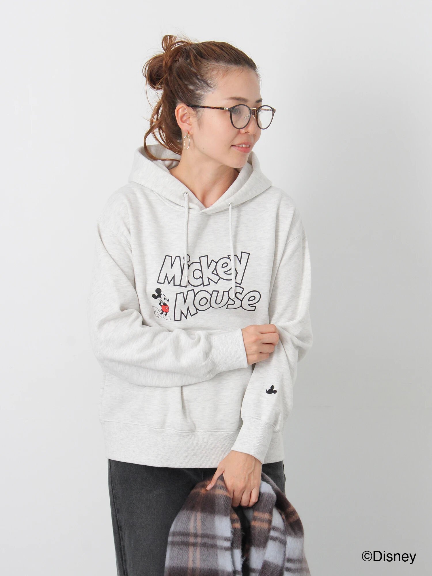 【テチチ/Te chichi】の【Disney】Mickey Mouse/プリントパーカー インテリア・キッズ・メンズ・レディースファッション・服の通販 founy(ファニー) ファッション Fashion レディースファッション Fashion for Women トップス・カットソー Cut & Sew Tops レディースパーカー・カジュアルフーディー Casual Hoodies & Sweatshirts キャラクター Character, Licensed Characters パーカー Hoodie, Parka フロント Front, Front Design プリント Print, Printed Pattern ポケット Pocket, Pocket Detail 防寒 Cold Protection, Winter-Ready オフホワイト|ID: prp329100004790098 ipo3291000000034760440