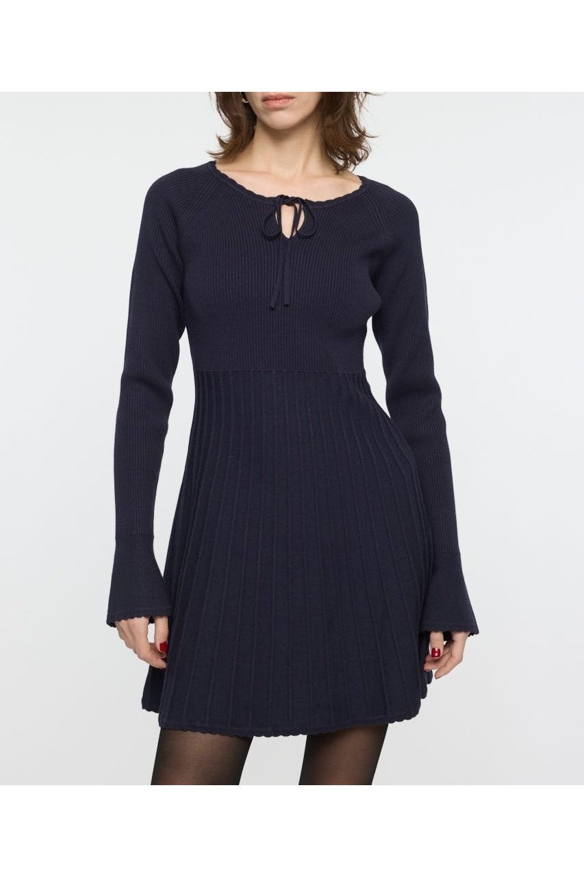 【マウジー/moussy】のPICO RIBBON MINI ドレス インテリア・キッズ・メンズ・レディースファッション・服の通販 founy(ファニー) 　ファッション　Fashion　レディースファッション　Fashion for Women　ワンピース　Dresses　フォーマル・パーティードレス・結婚式用ドレス　Elegant & Casual Dresses　クラシック　Classic, Timeless Style　スリーブ　Sleeve, Long Sleeve / Short Sleeve　ソックス　Socks, Hosiery　タイツ　Tights, Legwear　デコルテ　Décolleté, Neckline　トレンド　Trend, Trending Now　ドレス　Dress, One-Piece　人気　Popular, Best Seller　フィット　Fit, Slim Fit　フォルム　Silhouette, Form　フレア　Flare, Flared　ベーシック　Basic, Essential　再入荷　Restock / Back in Stock　おすすめ　Recommended / Our Picks　NVY|ID: prp329100004790168 ipo3291000000035006438