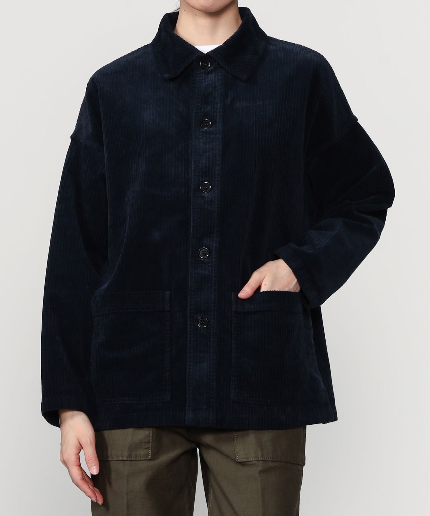 【ビショップ/Bshop】のコーデュロイ カバーオールジャケット WOMEN インテリア・キッズ・メンズ・レディースファッション・服の通販 founy(ファニー) ファッション Fashion レディースファッション Fashion for Women アウター Coat / Outerwear Collection レディースジャケット・軽アウター Jackets コーデュロイ Corduroy, Cord Fabric ショルダー Shoulder, Shoulder Strap ジャケット Jacket, Outerwear スタンダード Standard, Basic ドロップ Drop Shoulder, Dropped Style パッチ Patch, Appliqué フロント Front, Front Design ポケット Pocket, Pocket Detail 人気 Popular, Best Seller NAVY|ID: prp329100004790183 ipo3291000000034881272