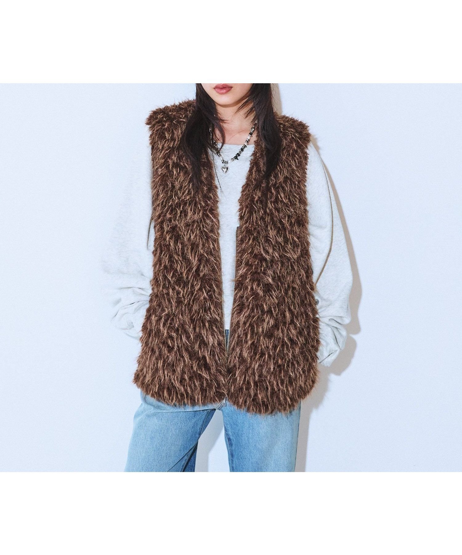 【ジーナシス/JEANASiS】のMIXカラーファーベスト インテリア・キッズ・メンズ・レディースファッション・服の通販 founy(ファニー) 　ファッション　Fashion　レディースファッション　Fashion for Women　アウター　Coat / Outerwear Collection　トップス・カットソー　Cut & Sew Tops　ベスト&ジレ / 重ね着スタイル　Vests & Gilets　おすすめ　Recommended / Our Picks　カットソー　Cut and Sewn Top　ジップ　Zip, Zipper　スウェット / スエット　Sweatshirt, Sweatwear　デニム　Denim, Jeans Material　ベスト　Vest, Waistcoat　ボトム　Bottoms, Lower Wear　ランダム　Random, Irregular　ロング　Long, Long-Length　A/W・秋冬　Autumn/Winter　長袖　Long Sleeve, Full Sleeve　ブラウン|ID: prp329100004790198 ipo3291000000034760819