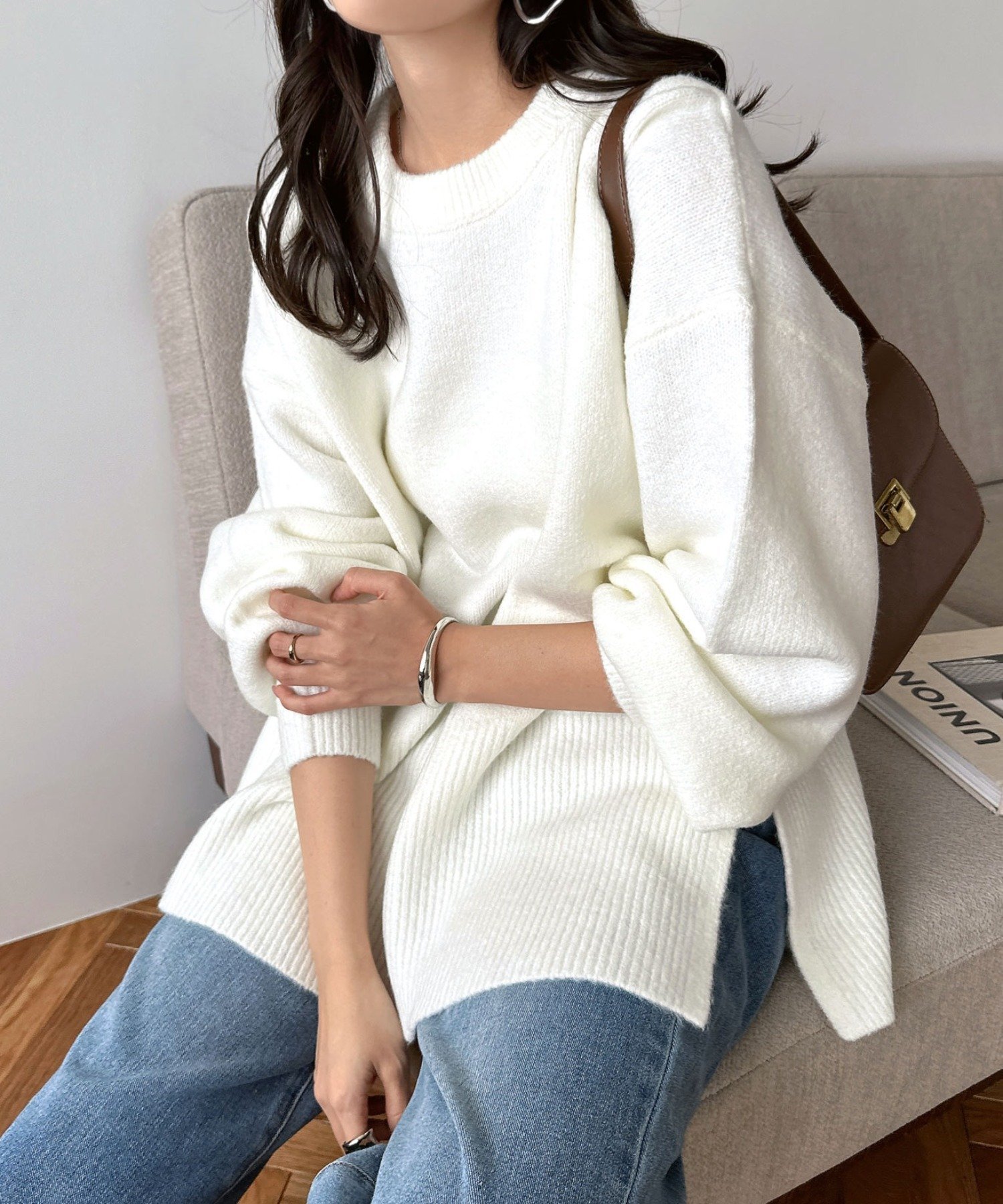 【アンドミー/andme】の天竺編み ボックスシルエット 長袖 ニットトップス インテリア・キッズ・メンズ・レディースファッション・服の通販 founy(ファニー) ファッション Fashion レディースファッション Fashion for Women トップス・カットソー Cut & Sew Tops ニット Knit Tops & Sweaters アクリル Acrylic Material シンプル Simple, Minimal スリット Slit, Slit Detail トレンド Trend, Trending Now 長袖 Long Sleeve, Full Sleeve ボックス Boxy, Box Shape おすすめ Recommended / Our Picks オフホワイト|ID: prp329100004790301 ipo3291000000034761240