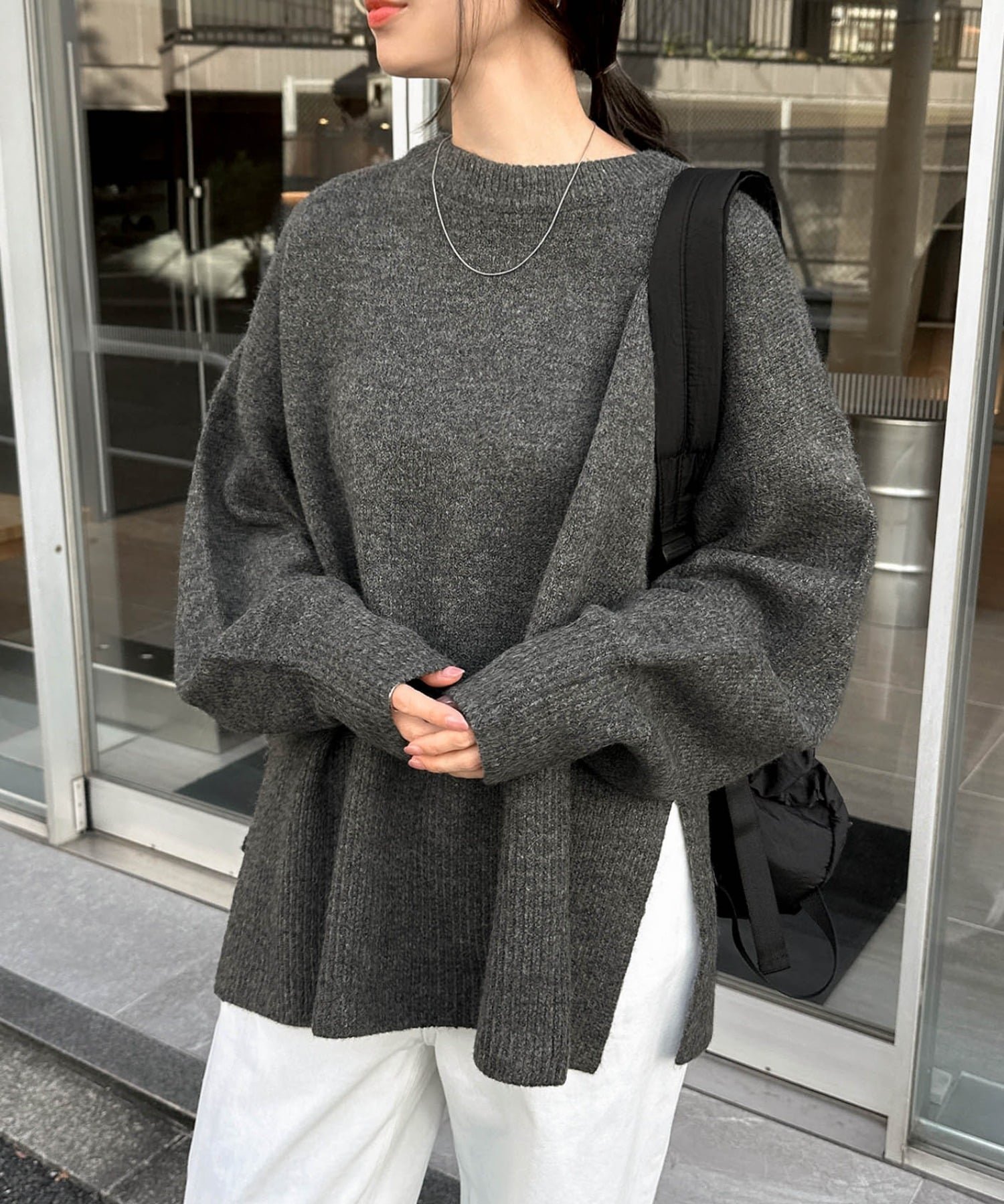 【アンドミー/andme】の天竺編み ボックスシルエット 長袖 ニットトップス インテリア・キッズ・メンズ・レディースファッション・服の通販 founy(ファニー) ファッション Fashion レディースファッション Fashion for Women トップス・カットソー Cut & Sew Tops ニット Knit Tops & Sweaters アクリル Acrylic Material シンプル Simple, Minimal スリット Slit, Slit Detail トレンド Trend, Trending Now 長袖 Long Sleeve, Full Sleeve ボックス Boxy, Box Shape おすすめ Recommended / Our Picks チャコールグレー|ID: prp329100004790301 ipo3291000000034761246