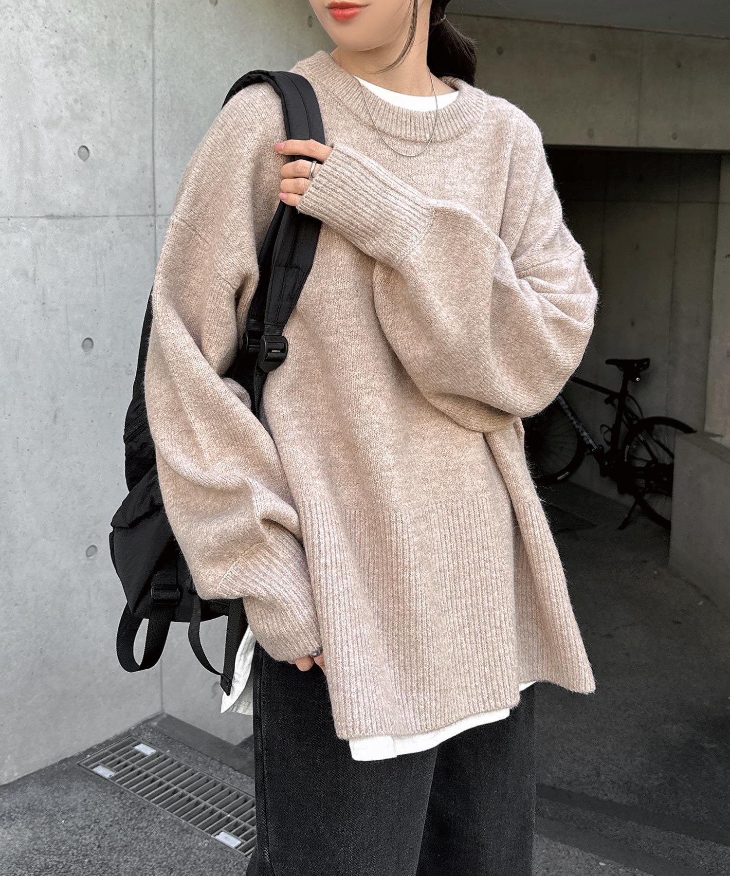 【アンドミー/andme】の天竺編み ボックスシルエット 長袖 ニットトップス インテリア・キッズ・メンズ・レディースファッション・服の通販 founy(ファニー) ファッション Fashion レディースファッション Fashion for Women トップス・カットソー Cut & Sew Tops ニット Knit Tops & Sweaters アクリル Acrylic Material シンプル Simple, Minimal スリット Slit, Slit Detail トレンド Trend, Trending Now 長袖 Long Sleeve, Full Sleeve ボックス Boxy, Box Shape おすすめ Recommended / Our Picks ベージュ|ID: prp329100004790301 ipo3291000000034761248