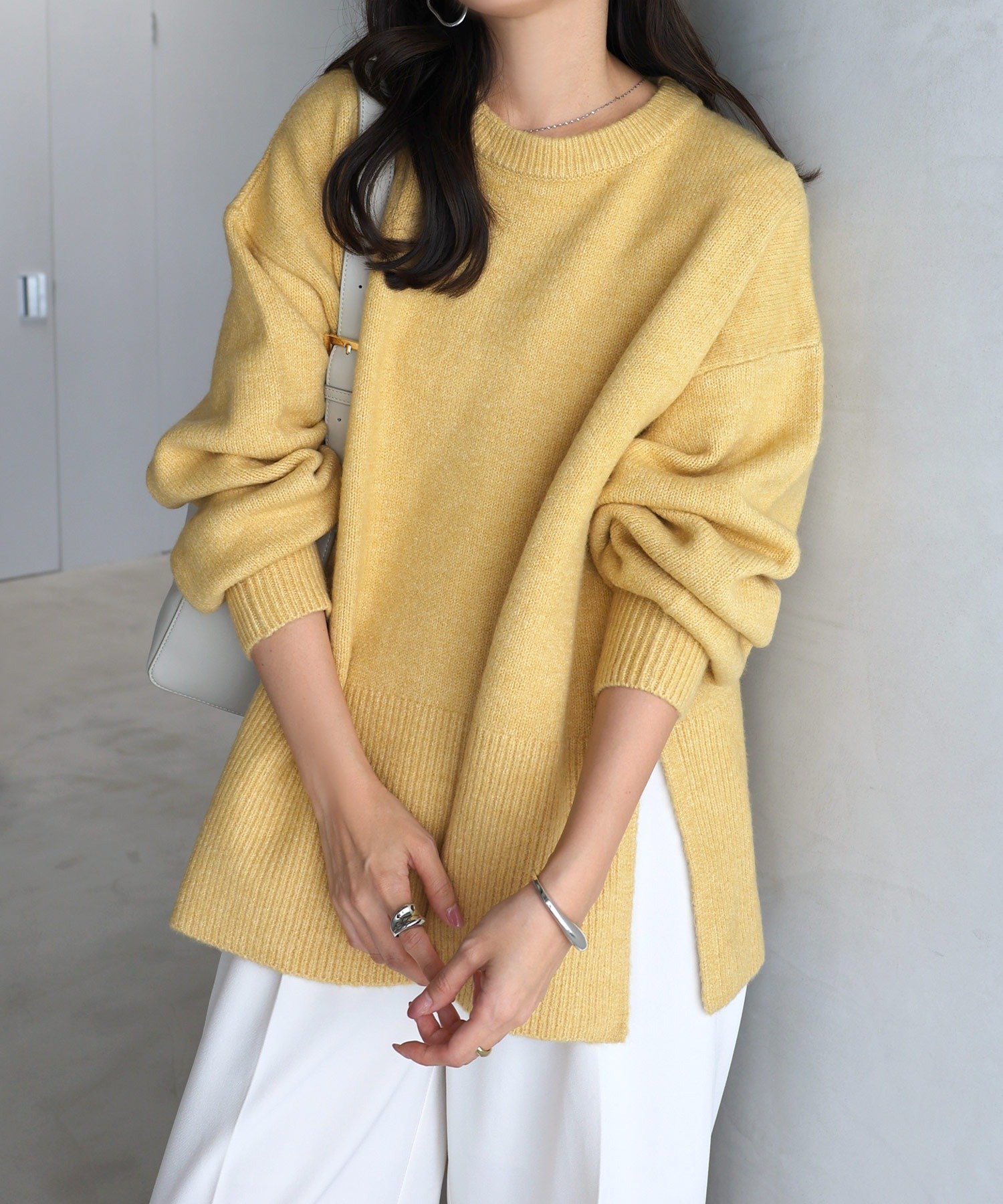 【アンドミー/andme】の天竺編み ボックスシルエット 長袖 ニットトップス インテリア・キッズ・メンズ・レディースファッション・服の通販 founy(ファニー) ファッション Fashion レディースファッション Fashion for Women トップス・カットソー Cut & Sew Tops ニット Knit Tops & Sweaters アクリル Acrylic Material シンプル Simple, Minimal スリット Slit, Slit Detail トレンド Trend, Trending Now 長袖 Long Sleeve, Full Sleeve ボックス Boxy, Box Shape おすすめ Recommended / Our Picks イエロー|ID: prp329100004790301 ipo3291000000034761251