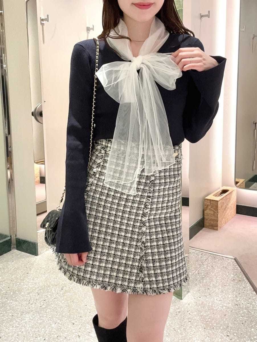 【スナイデル/SNIDEL】のニュアンスリボンニットプルオーバー インテリア・キッズ・メンズ・レディースファッション・服の通販 founy(ファニー) 　ファッション　Fashion　レディースファッション　Fashion for Women　トップス・カットソー　Cut & Sew Tops　ニット　Knit Tops & Sweaters　カジュアルプルオーバー・ニットトップス　Pullovers & Knit Tops / Casual Pullovers　ウェーブ　Wavy Pattern　ストレート　Straight, Straight Cut　スマート　Smart, Elegant　スリーブ　Sleeve, Long Sleeve / Short Sleeve　ドッキング　Docking, Mixed Material　長袖　Long Sleeve, Full Sleeve　フィット　Fit, Slim Fit　フロント　Front, Front Design　リブニット　Rib Knit, Ribbed Knit　リボン　Ribbon, Bow　おすすめ　Recommended / Our Picks　NVY[089]|ID: prp329100004790318 ipo3291000000035113825