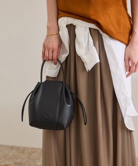 【ロペ/ROPE'】のRPロゴドロストミドルバッグ 人気、トレンドファッション・服の通販 founy(ファニー) ファッション Fashion レディースファッション Fashion for Women バッグ Bags キャンバス Canvas, Canvas Fabric 巾着 Drawstring Bag, Kinchaku ショルダー Shoulder, Shoulder Strap 人気 Popular, Best Seller フォルム Silhouette, Form ポケット Pocket, Pocket Detail ポーチ Pouch, Small Case マグネット Magnet, Magnetic Closure |ID:prp329100004790341