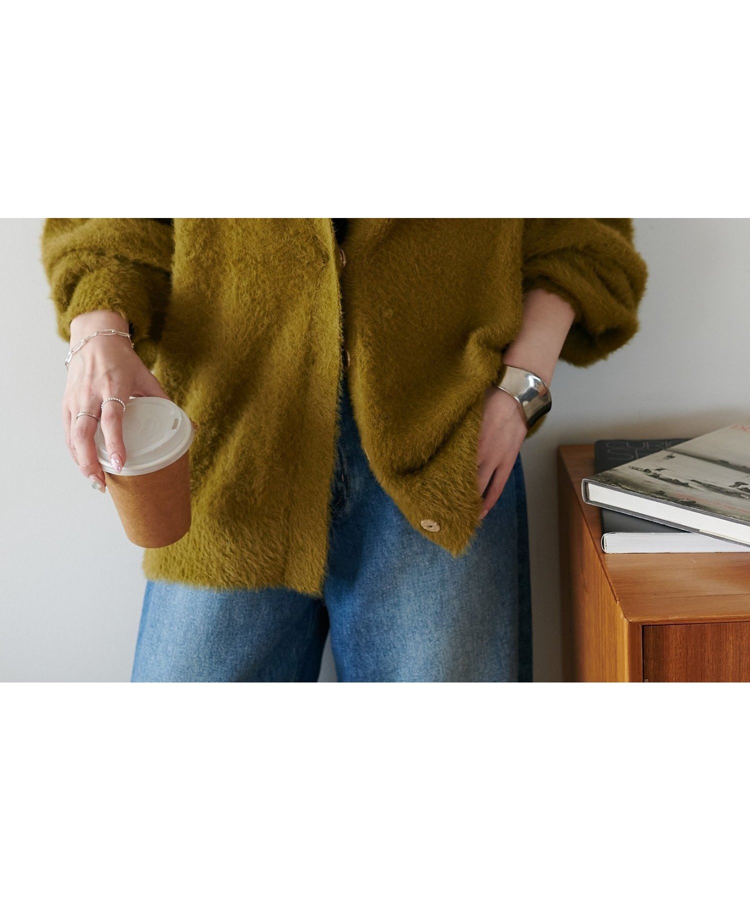 【ディスコート/Discoat】のフェザーヤーンカーディガン《WEB限定カラーあり》 インテリア・キッズ・メンズ・レディースファッション・服の通販 founy(ファニー) 　ファッション　Fashion　レディースファッション　Fashion for Women　トップス・カットソー　Cut & Sew Tops　カーディガン・羽織り　Layered Style Cardigans　ショルダー　Shoulder, Shoulder Strap　デコルテ　Décolleté, Neckline　ドロップ　Drop Shoulder, Dropped Style　フェザーヤーン　Feather Yarn, Fluffy Yarn　リラックス　Relax, Relaxed Fit　人気　Popular, Best Seller　マスタード|ID: prp329100004790342 ipo3291000000035011998