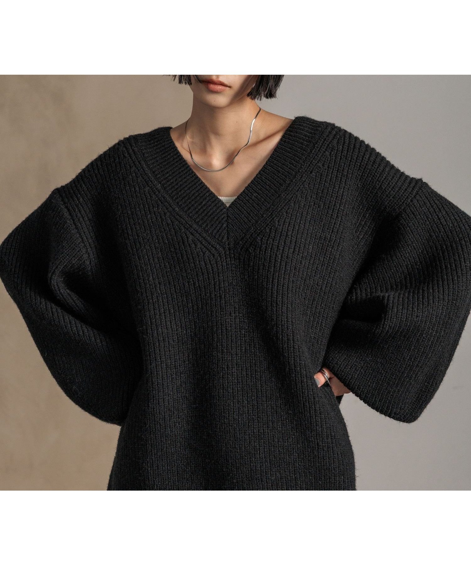 【ローリーズファーム/LOWRYS FARM】のアゼVチュニックニット インテリア・キッズ・メンズ・レディースファッション・服の通販 founy(ファニー) 　ファッション　Fashion　レディースファッション　Fashion for Women　トップス・カットソー　Cut & Sew Tops　ニット　Knit Tops & Sweaters　おすすめ　Recommended / Our Picks　キャミワンピース　Cami Dress, Slip Dress　チュニック　Tunic, Long Top　ボトム　Bottoms, Lower Wear　ワイド　Wide, Wide Fit　冬　Winter / This Winter　畦　Ribbed Knit　ブラック09|ID: prp329100004790386 ipo3291000000034761599