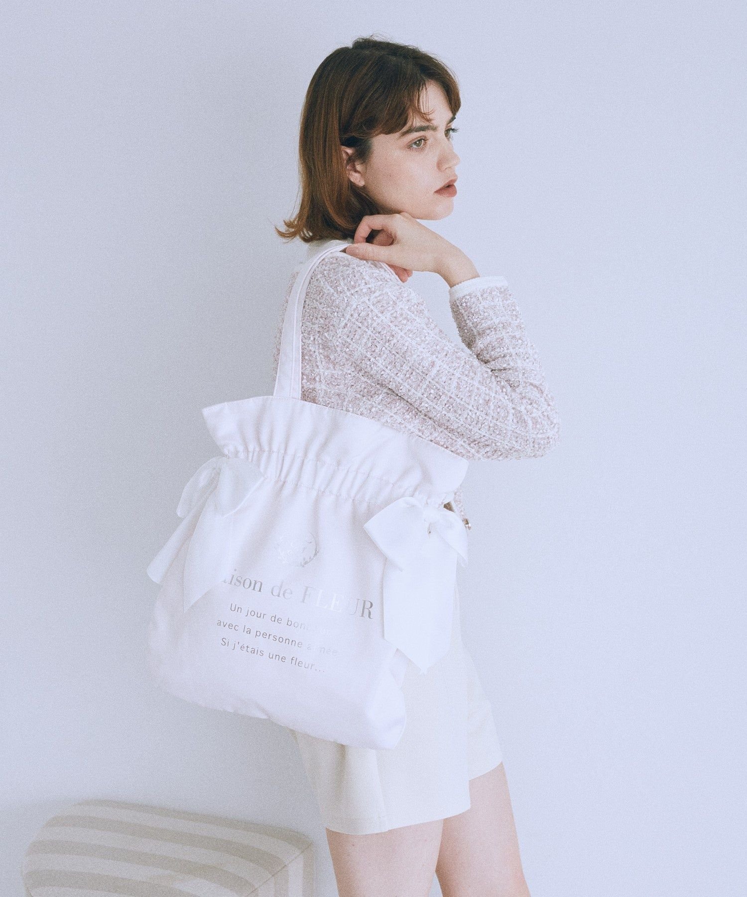 【メゾンドフルール/Maison de FLEUR】のダブルリボンギャザートートバッグ インテリア・キッズ・メンズ・レディースファッション・服の通販 founy(ファニー) ファッション Fashion レディースファッション Fashion for Women バッグ Bags ギャザー Gathered, Ruffled サテン Satin, Glossy Fabric シルバー Silver, Metallic Silver スマホ Smartphone, Mobile Device ポケット Pocket, Pocket Detail リボン Ribbon, Bow エレガント 上品 Elegant ビジネス 仕事 通勤 Business / Work / Commuting ライトピンク|ID: prp329100004790391 ipo3291000000034873769