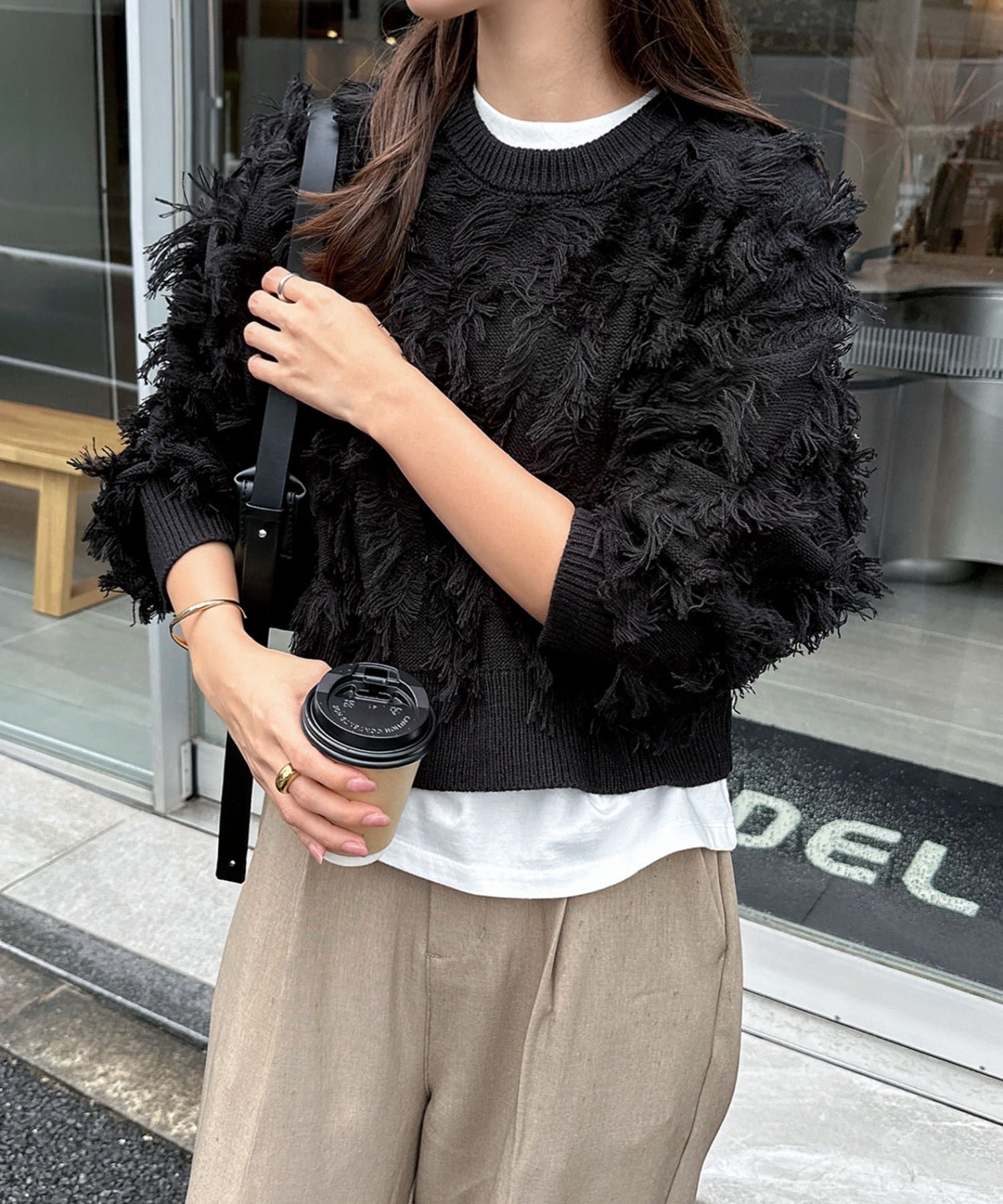 【アンドミー/andme】のカットフリンジ ニット トップス インテリア・キッズ・メンズ・レディースファッション・服の通販 founy(ファニー) ファッション Fashion レディースファッション Fashion for Women トップス・カットソー Cut & Sew Tops ニット Knit Tops & Sweaters おすすめ Recommended / Our Picks アクリル Acrylic Material トレンド Trend, Trending Now ボトム Bottoms, Lower Wear 今季 This Season, Current Season ブラック|ID: prp329100004790438 ipo3291000000034761869