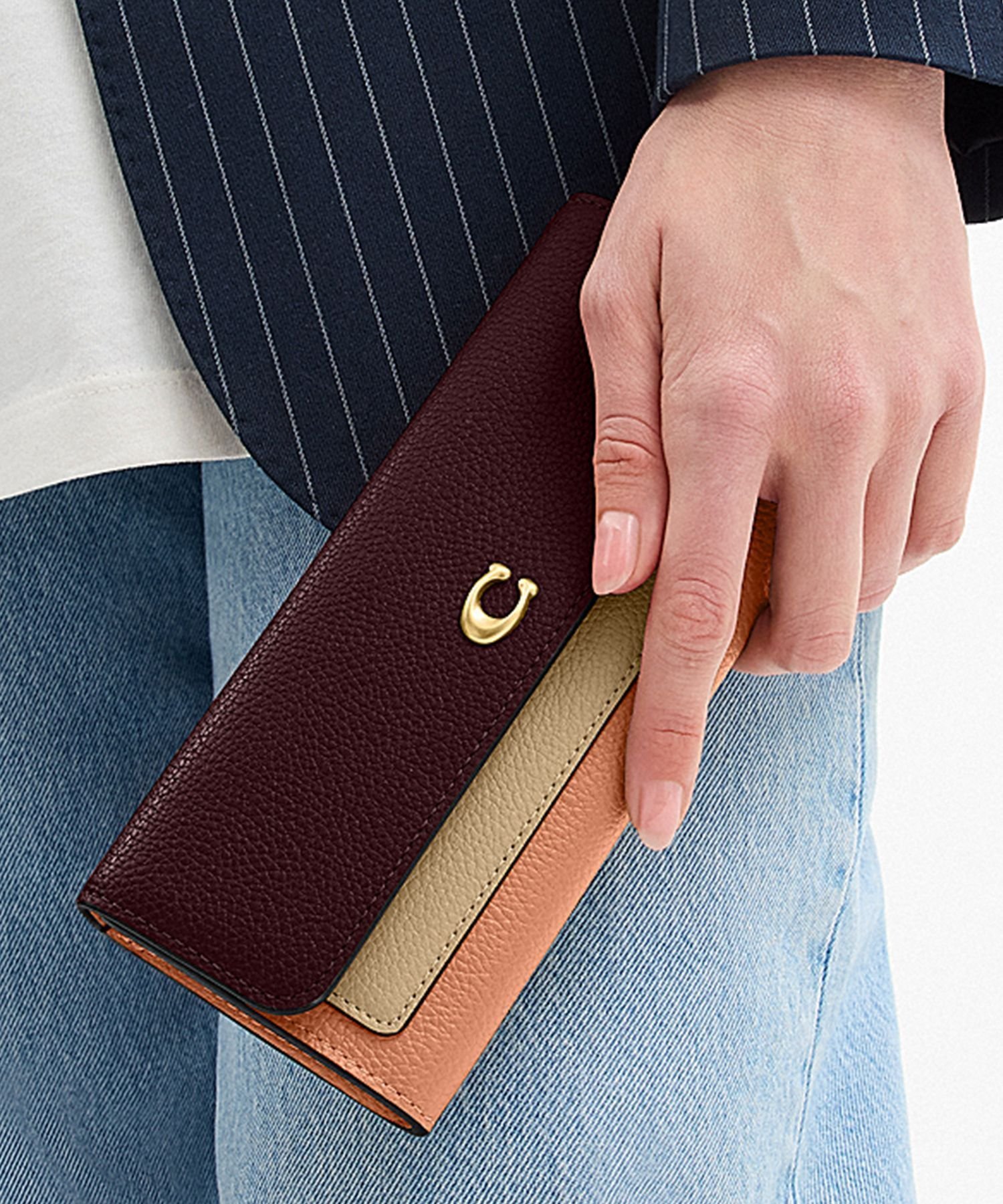 【コーチ/COACH】のミラ ロング フラップ ウォレット・カラーブロック インテリア・キッズ・メンズ・レディースファッション・服の通販 founy(ファニー) 　ファッション　Fashion　レディースファッション　Fashion for Women　コンパクト　Compact, Small Size　ジップ　Zip, Zipper　財布　Wallet, Purse　ニューヨーク　New York, NYC Style　フラップ　Flap, Flap Pocket　ブロック　Block, Solid Block Pattern　ロング　Long, Long-Length　ギフト プレゼント　Gift / Present　RED|ID: prp329100004790613 ipo3291000000035224464