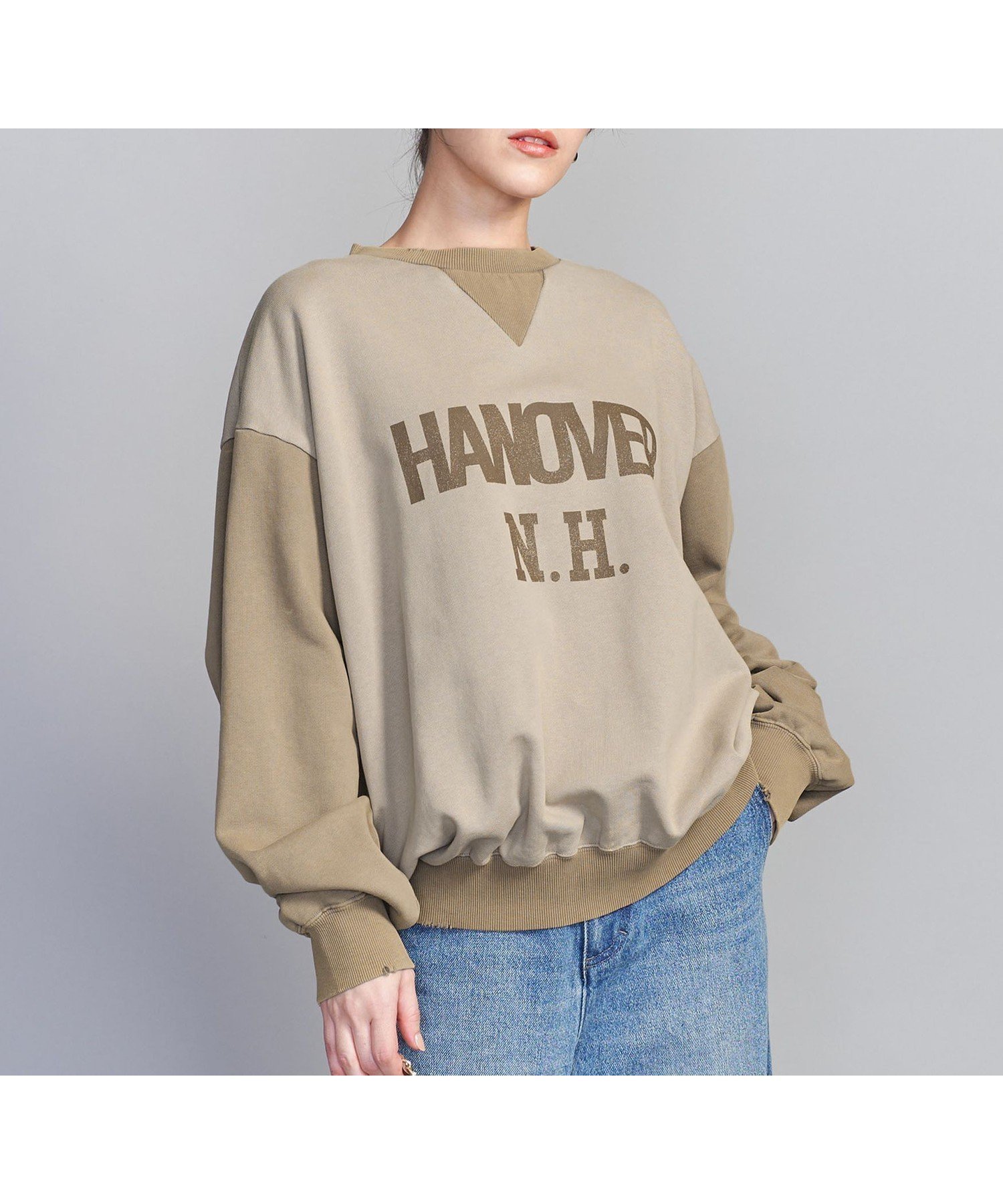 【ユナイテッドアローズ/UNITED ARROWS】の【別注】 HEAR MY NAME ロゴスウェットプルオーバー インテリア・キッズ・メンズ・レディースファッション・服の通販 founy(ファニー) ファッション Fashion レディースファッション Fashion for Women トップス・カットソー Cut & Sew Tops レディースパーカー・カジュアルフーディー Casual Hoodies & Sweatshirts カジュアルプルオーバー・ニットトップス Pullovers & Knit Tops / Casual Pullovers スウェット・クルーネックトップス Sweatshirts & Crewnecks / Relaxed Fit Sweat Tops ヴィンテージ Vintage Style グラフィック Graphic, Graphic Design サテン Satin, Glossy Fabric スウェット / スエット Sweatshirt, Sweatwear スペシャル Special, Limited Edition スラックス Slacks, Dress Pants ダメージ Distressed, Destroyed デニム Denim, Jeans Material ベロア Velour, Soft Velvet ボトム Bottoms, Lower Wear 別注 Limited Edition, Custom Order ミックス Mix, Mixed Style ユーズド Used, Vintage-Look A/W・秋冬 Autumn/Winter アウトレット Outlet / Clearance おすすめ Recommended / Our Picks BEIGE|ID: prp329100004790626 ipo3291000000034762666