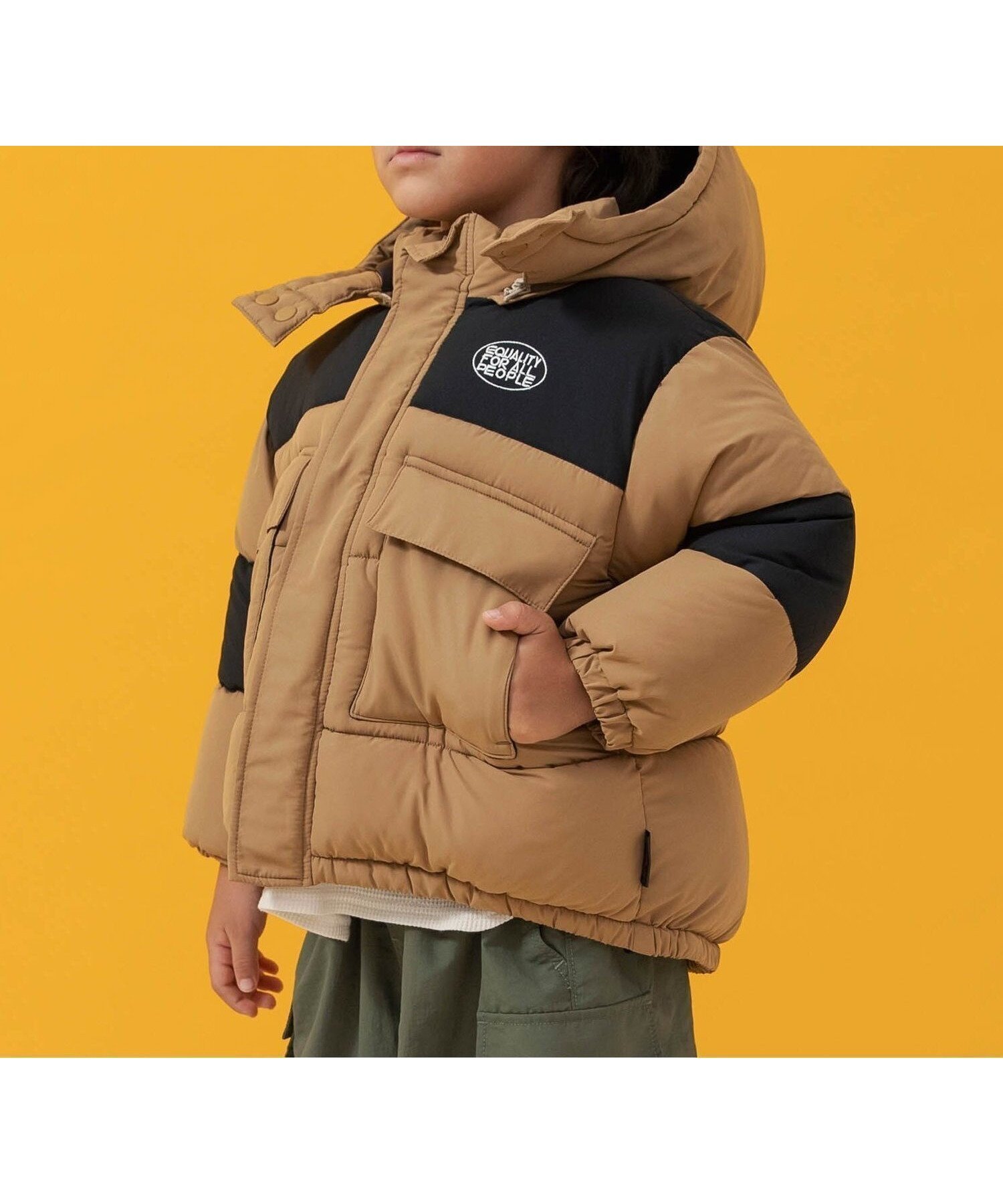 【エフオー オンラインストア/F.O.Online Store / KIDS】の【いつでもあったか機能綿】エバーウォームジャケット インテリア・キッズ・メンズ・レディースファッション・服の通販 founy(ファニー) ファッション Fashion キッズファッション Fashion for Kids アウター Coat Outerwear /Kids アウトドア Outdoor Clothing ジャケット Jacket, Outerwear スポーツ Sports, Activewear フロント Front, Front Design ポケット Pocket, Pocket Detail ワンポイント One Point, Statement Accent 冬 Winter / This Winter 防寒 Cold Protection, Winter-Ready ベージュ|ID: prp329100004790638 ipo3291000000034762727