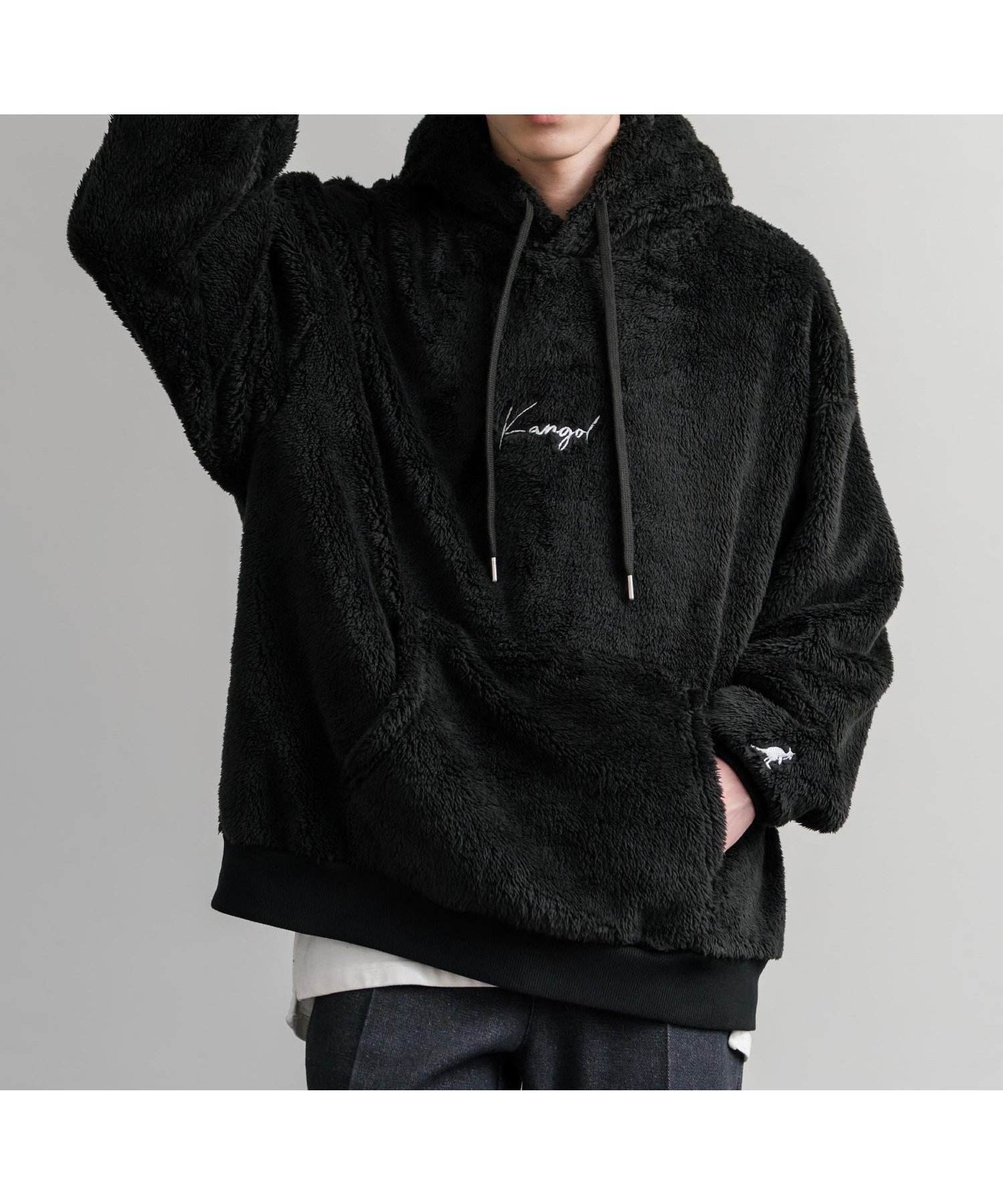 【ロッキーモンロー/Rocky Monroe】のKANGOL ロゴ刺繍シャギーボアフリースプルオーバーパーカー 人気、トレンドファッション・服の通販 founy(ファニー) 　ファッション　Fashion　レディースファッション　Fashion for Women　トップス・カットソー　Cut & Sew Tops　レディースパーカー・カジュアルフーディー　Casual Hoodies & Sweatshirts　カジュアルプルオーバー・ニットトップス　Pullovers & Knit Tops / Casual Pullovers　インナー　Innerwear　切替　Switching, Contrast Panel　シンプル　Simple, Minimal　スラックス　Slacks, Dress Pants　トレンド　Trend, Trending Now　ドローコード　Drawcord, Drawstring Cord　定番　Standard, Basic Item　人気　Popular, Best Seller　バランス　Balance, Style Balance　プレーン　Plain, Simple　ポケット　Pocket, Pocket Detail　別注　Limited Edition, Custom Order　ミックス　Mix, Mixed Style　メンズ　Men's, Menswear　リラックス　Relax, Relaxed Fit　ワイド　Wide, Wide Fit　ワンポイント　One Point, Statement Accent　再入荷　Restock / Back in Stock　おすすめ　Recommended / Our Picks　エレガント 上品　Elegant　 other-1|ID: prp329100004790657 ipo3291000000034950023