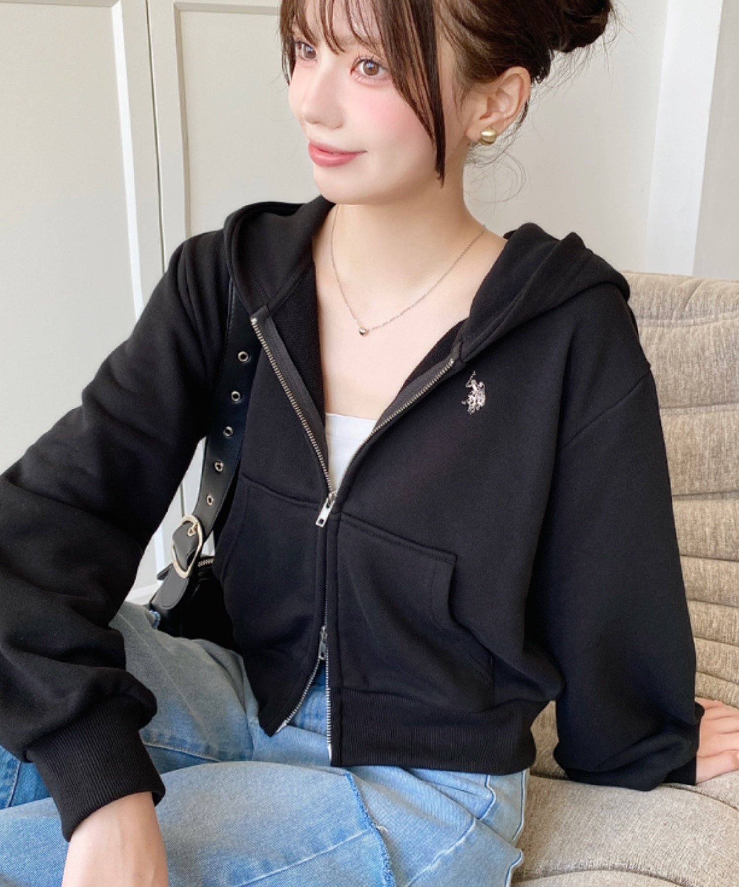 【モーメントプラス/moment+ / MEN】のU.S.POLO ASSN ワンポイント刺繍ダブルジップショートパーカー インテリア・キッズ・メンズ・レディースファッション・服の通販 founy(ファニー) 　ファッション　Fashion　メンズファッション　Fashion for Men　軽量　Lightweight, Ultra Light　ショート　Short, Short Length　シンプル　Simple, Minimal　デニム　Denim, Jeans Material　トレンド　Trend, Trending Now　バランス　Balance, Style Balance　パーカー　Hoodie, Parka　フィット　Fit, Slim Fit　フェミニン　Feminine, Girly　ベーシック　Basic, Essential　ボトム　Bottoms, Lower Wear　別注　Limited Edition, Custom Order　ワイド　Wide, Wide Fit　ワンポイント　One Point, Statement Accent　再入荷　Restock / Back in Stock　プチプライス・低価格　Affordable / Budget Price　ブラック|ID: prp329100004790694 ipo3291000000034763011