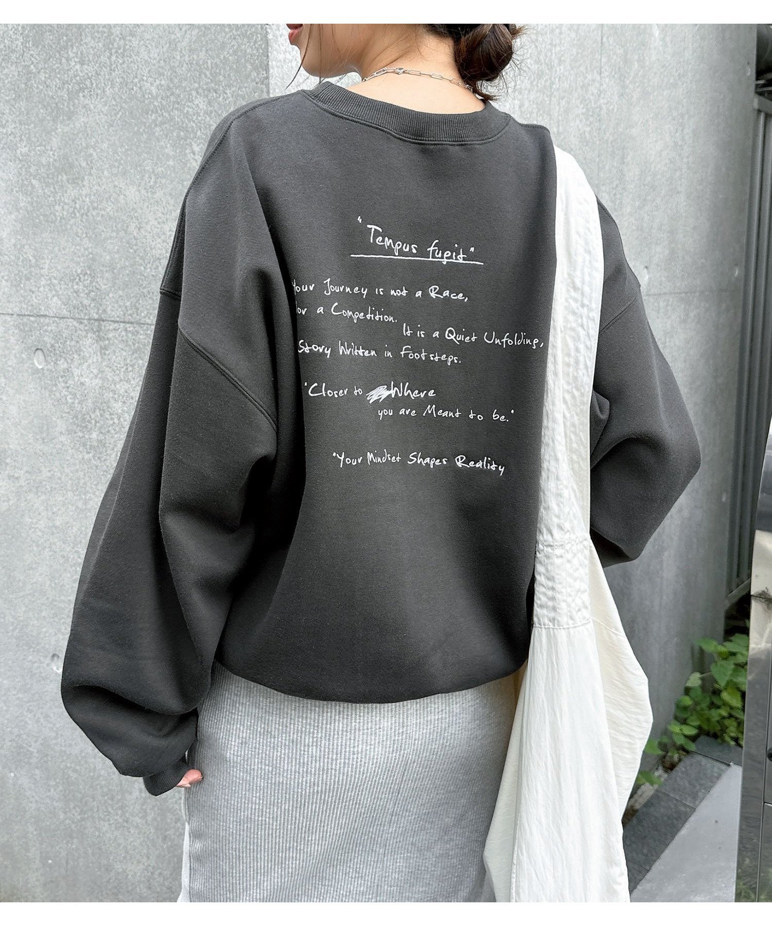 【アンドミー/andme】の裏起毛 メッセージ ロゴ 刺繍 スウェット トップス インテリア・キッズ・メンズ・レディースファッション・服の通販 founy(ファニー) ファッション Fashion レディースファッション Fashion for Women トップス・カットソー Cut & Sew Tops レディースパーカー・カジュアルフーディー Casual Hoodies & Sweatshirts スウェット・クルーネックトップス Sweatshirts & Crewnecks / Relaxed Fit Sweat Tops ショルダー Shoulder, Shoulder Strap スウェット / スエット Sweatshirt, Sweatwear ドロップ Drop Shoulder, Dropped Style 長袖 Long Sleeve, Full Sleeve プリント Print, Printed Pattern リラックス Relax, Relaxed Fit ワンポイント One Point, Statement Accent スミクロ|ID: prp329100004790740 ipo3291000000034763195