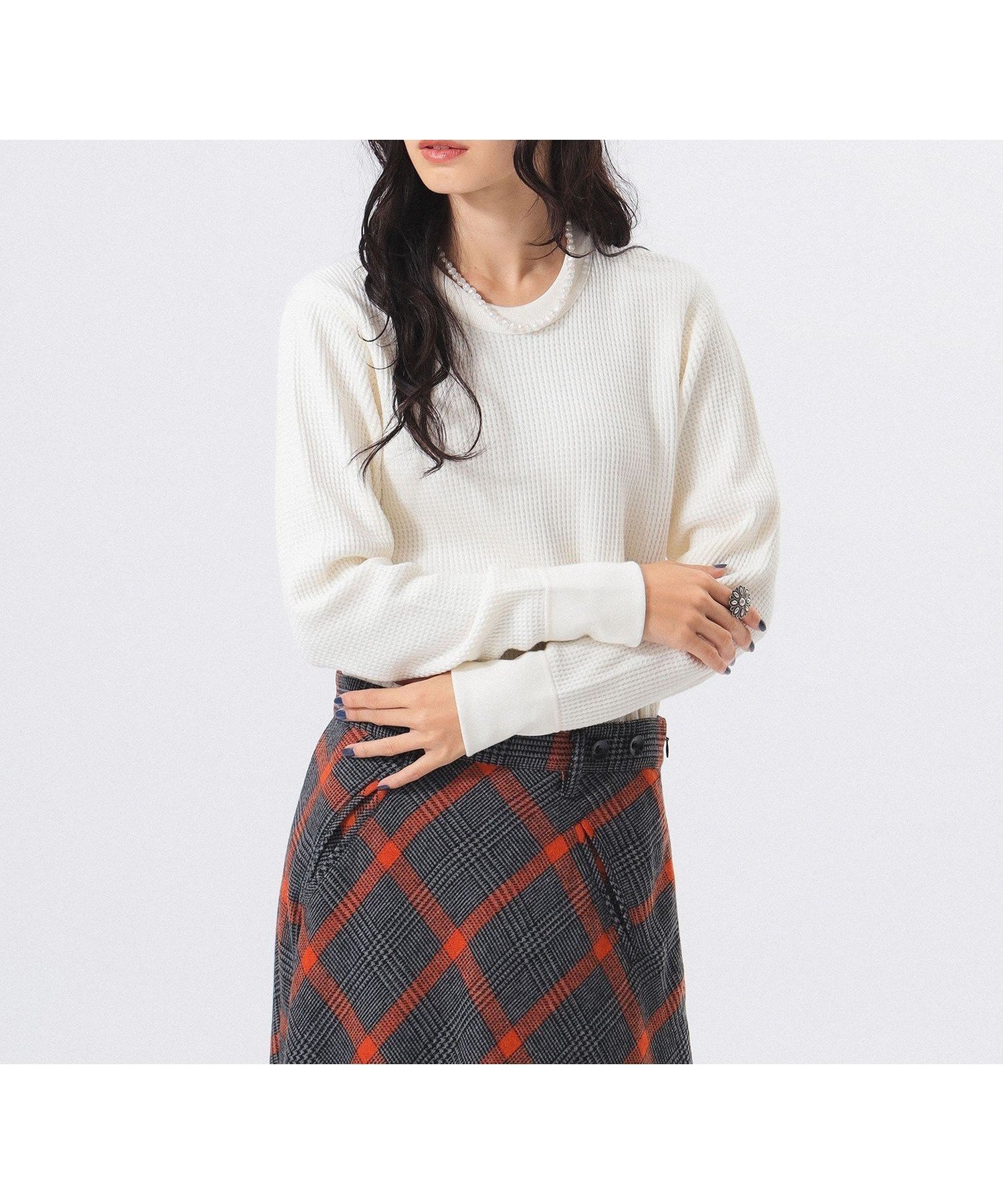 【ビームス ウイメン/BEAMS】の【ビームスの百名品】コットン サーマル クルーネック ロングスリーブ Tシャツ インテリア・キッズ・メンズ・レディースファッション・服の通販 founy(ファニー) ファッション Fashion レディースファッション Fashion for Women トップス・カットソー Cut & Sew Tops シャツ・ブラウス・オフィスカジュアル Elegant Blouses & Button-Ups ロングTシャツ・Tシャツ Longline T-Shirts & Tees インナー Innerwear ウェーブ Wavy Pattern サーマル Thermal, Waffle Knit スリーブ Sleeve, Long Sleeve / Short Sleeve 定番 Standard, Basic Item フィット Fit, Slim Fit ベーシック Basic, Essential ロング Long, Long-Length OFF_WHT|ID: prp329100004790817 ipo3291000000034763534