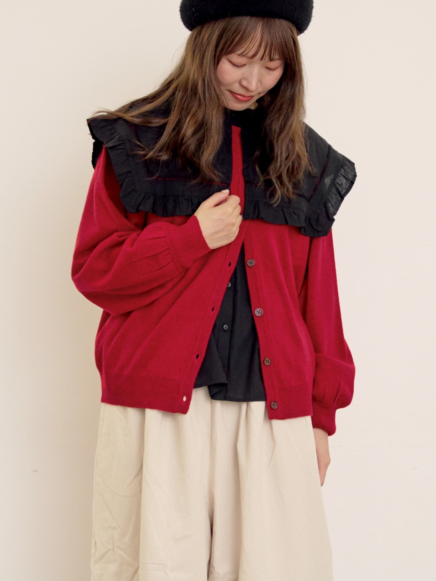 【サマンサモスモス/Samansa Mos2】の刺繍入りパフスリーブカーディガン インテリア・キッズ・メンズ・レディースファッション・服の通販 founy(ファニー) ファッション Fashion レディースファッション Fashion for Women トップス・カットソー Cut & Sew Tops カーディガン・羽織り Layered Style Cardigans カーディガン Cardigan, Knitwear スリーブ Sleeve, Long Sleeve / Short Sleeve ワンポイント One Point, Statement Accent レッド|ID: prp329100004790837 ipo3291000000034763614