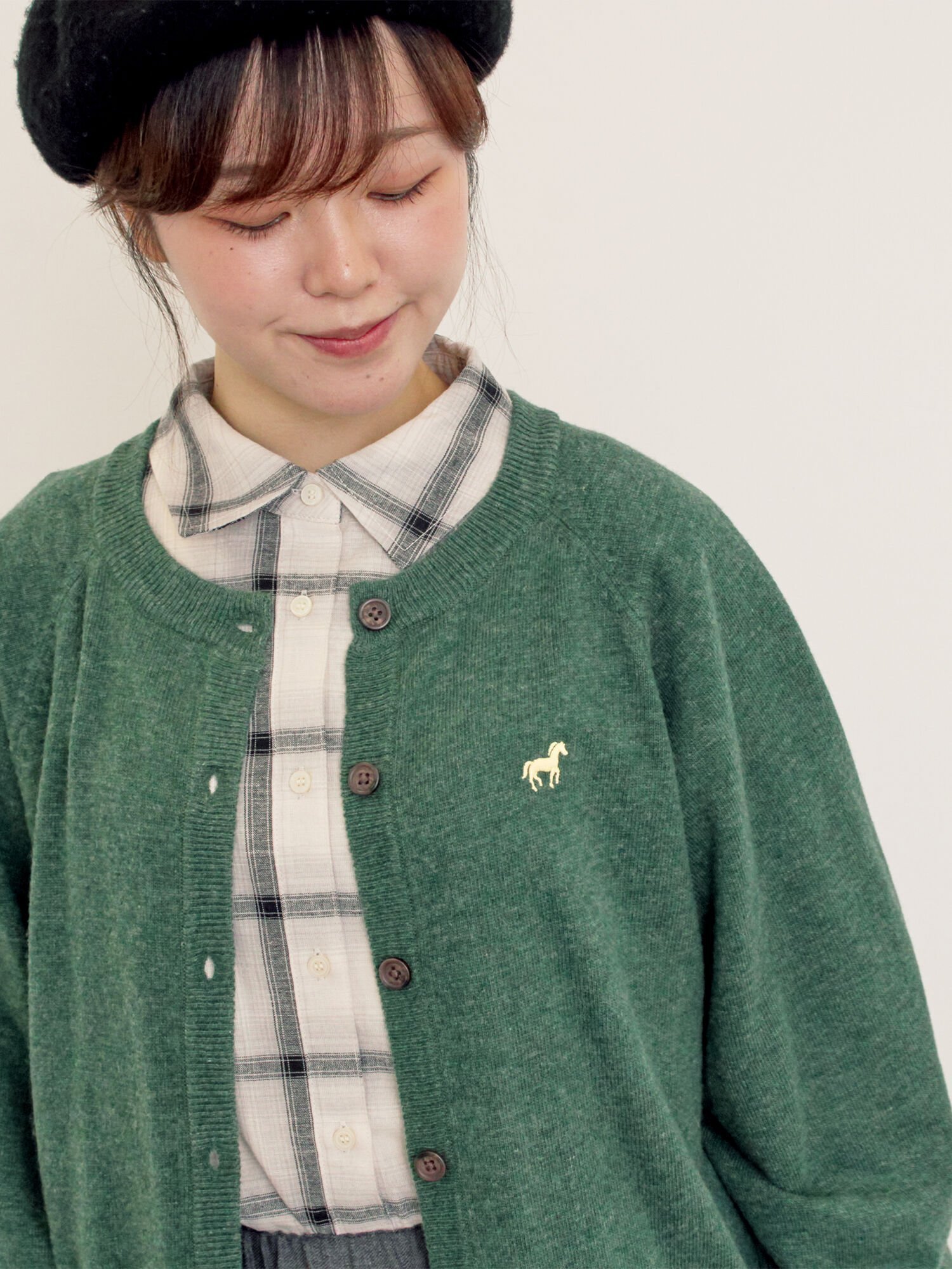 【サマンサモスモス/Samansa Mos2】の刺繍入りパフスリーブカーディガン インテリア・キッズ・メンズ・レディースファッション・服の通販 founy(ファニー) ファッション Fashion レディースファッション Fashion for Women トップス・カットソー Cut & Sew Tops カーディガン・羽織り Layered Style Cardigans カーディガン Cardigan, Knitwear スリーブ Sleeve, Long Sleeve / Short Sleeve ワンポイント One Point, Statement Accent グリーン|ID: prp329100004790837 ipo3291000000034763615