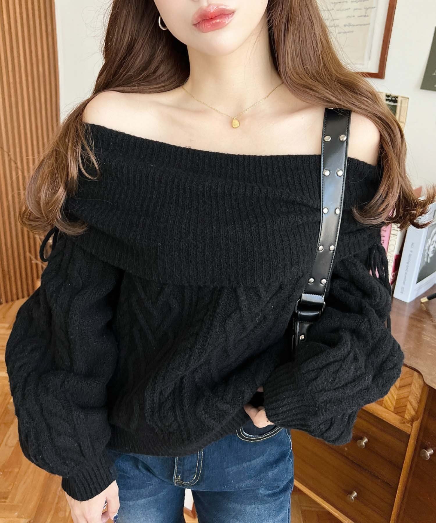 【モーメントプラス/moment+ / MEN】のハートケーブルドロストリボンオフショルニット長袖プルオーバー インテリア・キッズ・メンズ・レディースファッション・服の通販 founy(ファニー) ファッション Fashion メンズファッション Fashion for Men トップス・カットソー Cut & Sew Tops ニット・セーター / 定番トップス Knit Tops & Sweaters ガーリー Girly, Feminine Style デコルテ Décolleté, Neckline デニム Denim, Jeans Material トレンド Trend, Trending Now 長袖 Long Sleeve, Full Sleeve フィット Fit, Slim Fit フェミニン Feminine, Girly フレア Flare, Flared ベーシック Basic, Essential ボトム Bottoms, Lower Wear ミニスカート Mini Skirt, Short Skirt ロング Long, Long-Length 冬 Winter / This Winter 再入荷 Restock / Back in Stock プチプライス・低価格 Affordable / Budget Price おすすめ Recommended / Our Picks ブラック|ID: prp329100004790898 ipo3291000000034763876