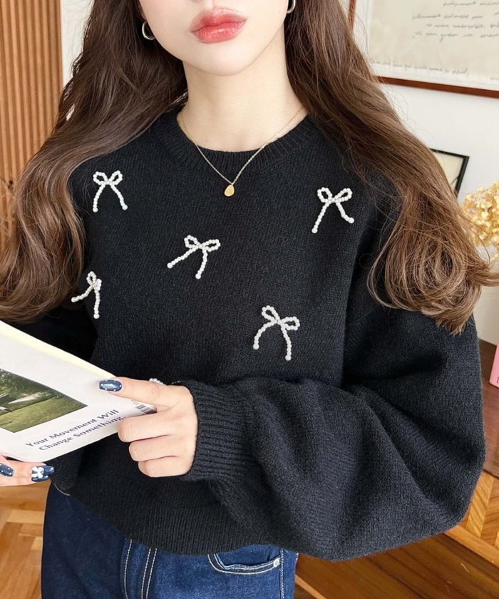 【モーメントプラス/moment+ / MEN】のパールリボンパーツ付きショート丈もちもちニットプルオーバー インテリア・キッズ・メンズ・レディースファッション・服の通販 founy(ファニー) https://founy.com/ ファッション Fashion メンズファッション Fashion for Men トップス・カットソー Cut & Sew Tops ニット・セーター / 定番トップス Knit Tops & Sweaters アクセサリー Fashion Accessories ショート Short, Short Length シンプル Simple, Minimal デニム Denim, Jeans Material トレンド Trend, Trending Now バランス Balance, Style Balance パール Pearl, Pearl Accent フェミニン Feminine, Girly フロント Front, Front Design プリーツ Pleats, Pleated ベーシック Basic, Essential ミニスカート Mini Skirt, Short Skirt リボン Ribbon, Bow A/W・秋冬 Autumn/Winter 再入荷 Restock / Back in Stock プチプライス・低価格 Affordable / Budget Price おすすめ Recommended / Our Picks エレガント 上品 Elegant |ID: prp329100004790904 ipo3291000000034763905